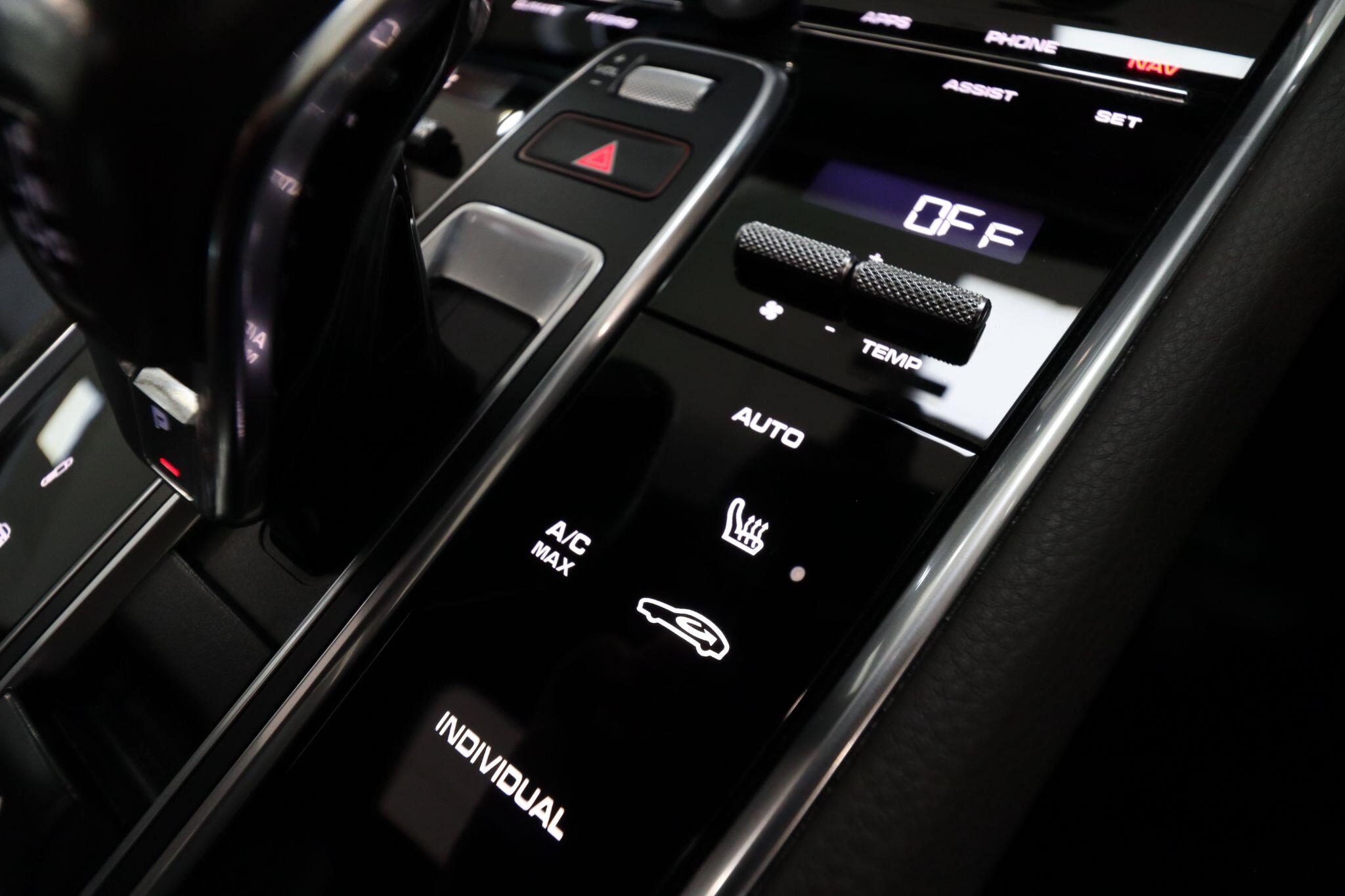 Porsche Panamera view 22