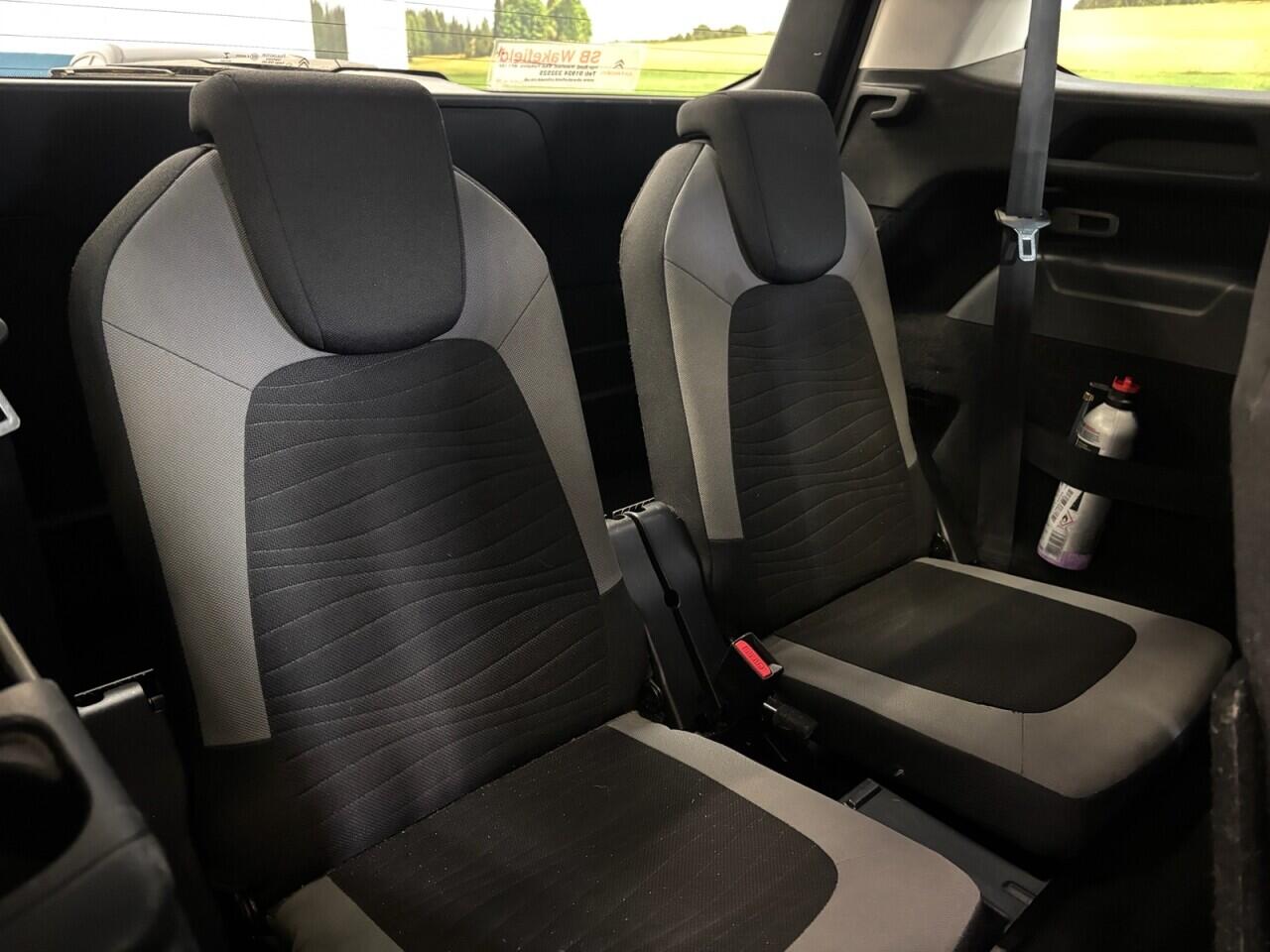 Citroen Grand C4 Picasso view 21
