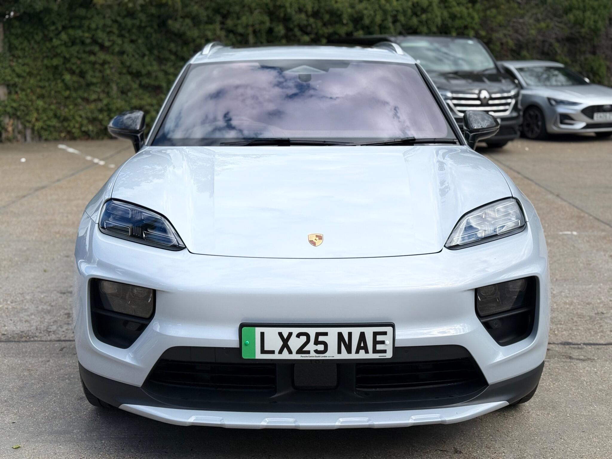 Porsche Macan view 2