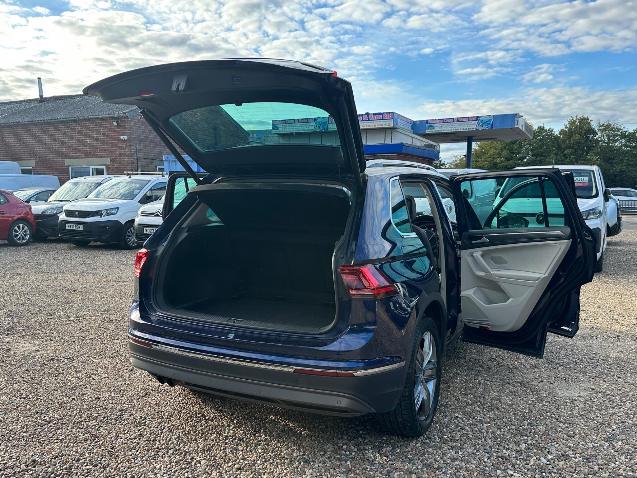 Volkswagen Tiguan view 26