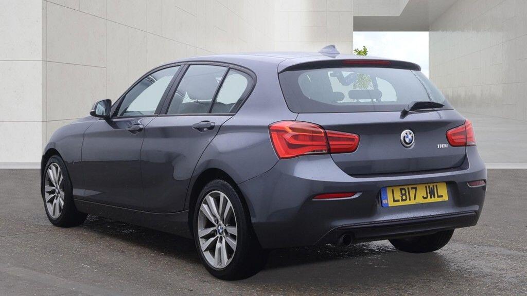 BMW 1 Series view 3