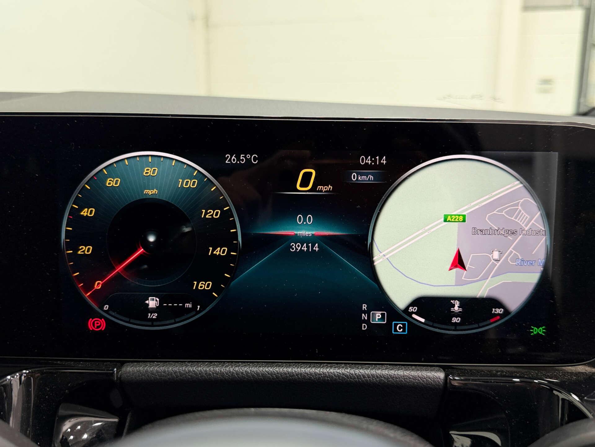 Mercedes-Benz Gla view 21