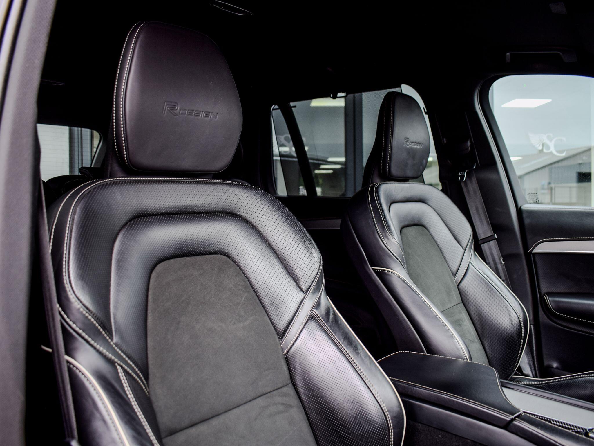 Volvo XC90 view 11