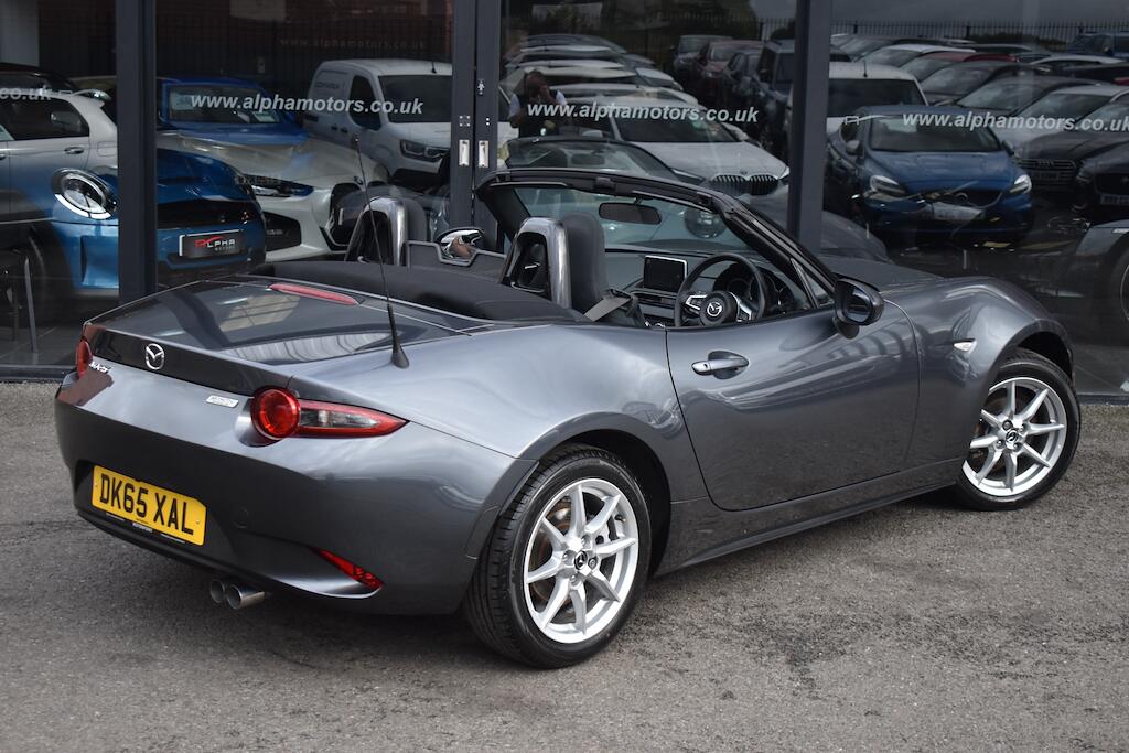Mazda MX-5 view 7