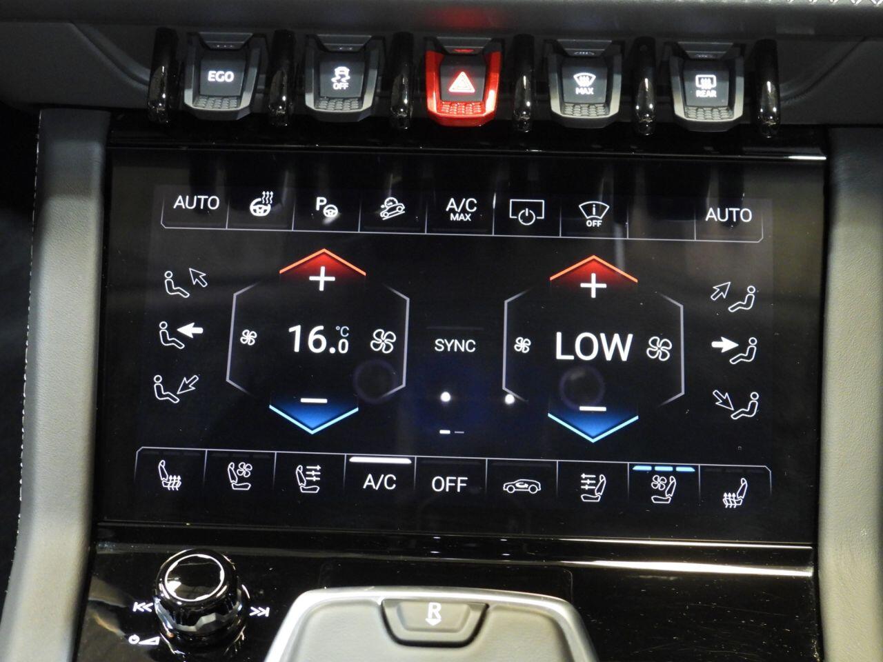 Lamborghini Urus view 73