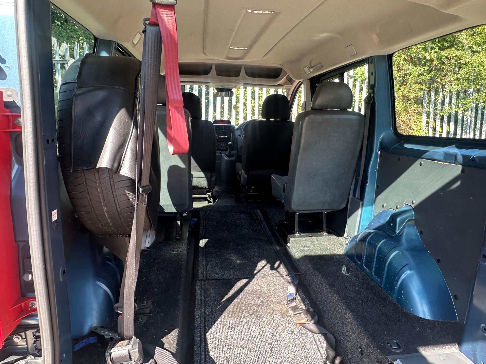 Peugeot Expert Tepee view 11