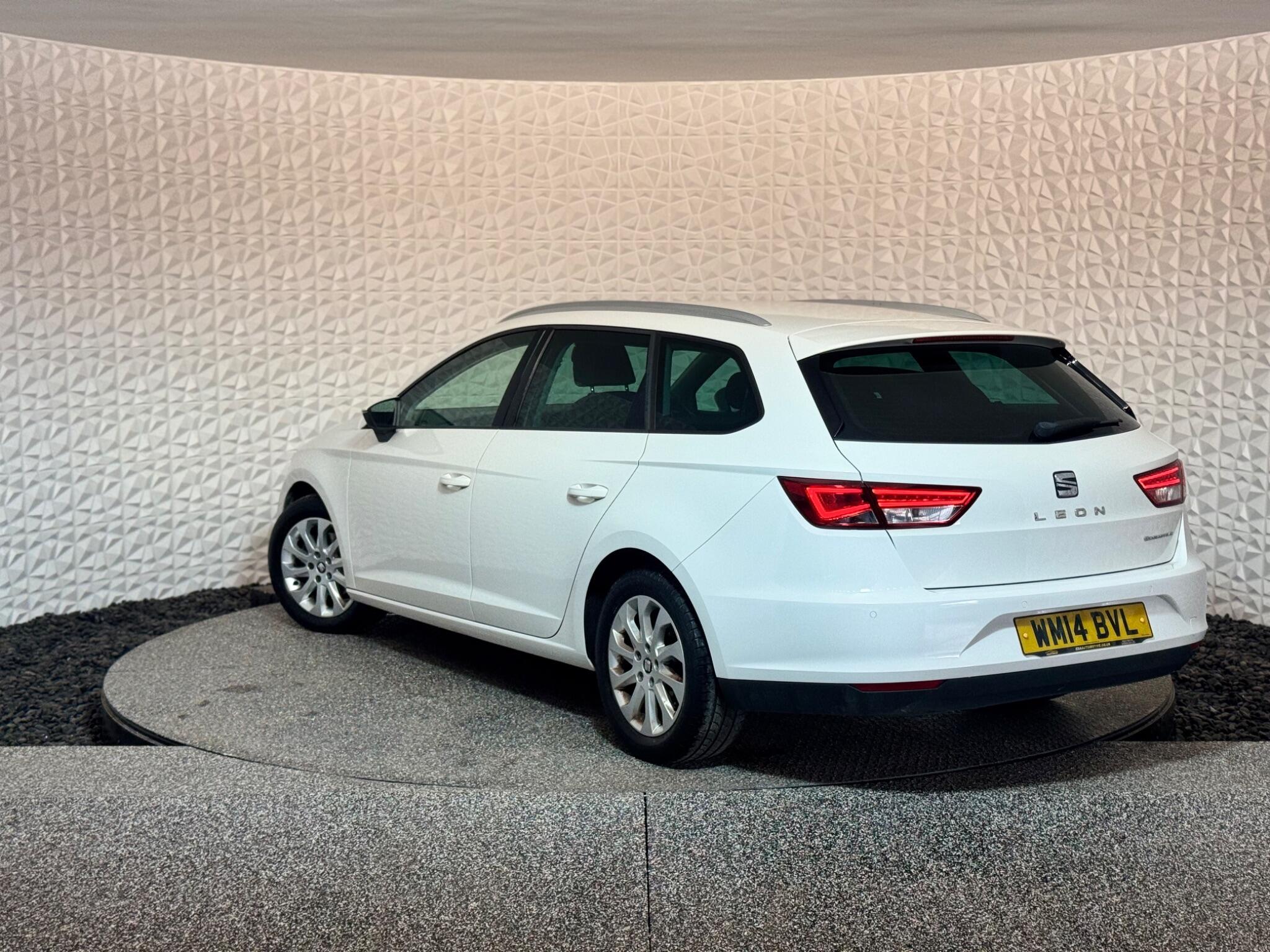 Seat Leon view 3