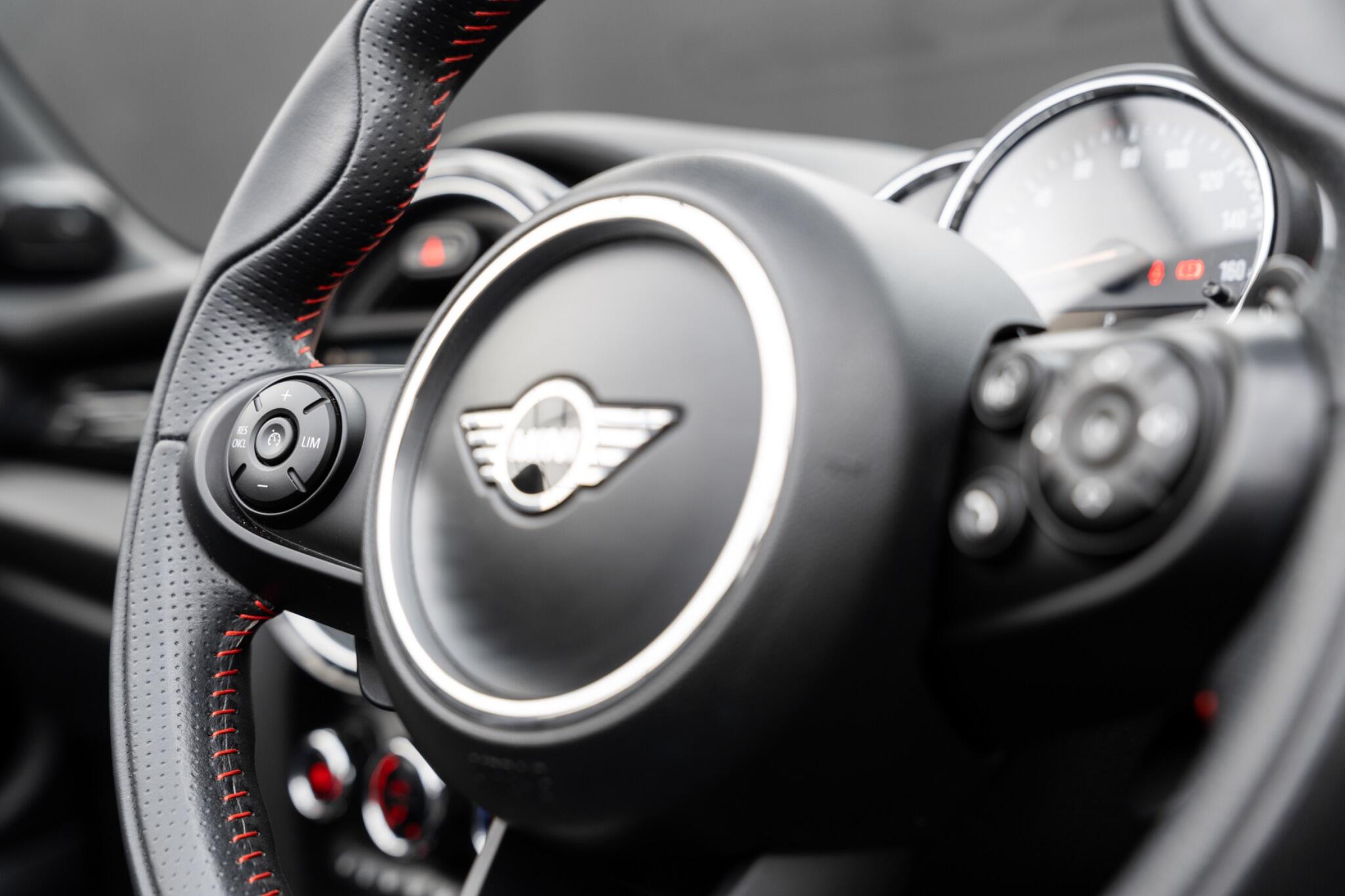 MINI Convertible view 19