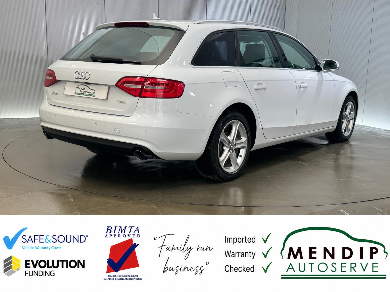 Audi A4 Avant view 32