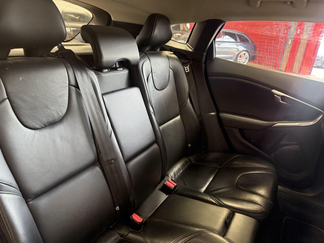 Volvo V40 view 42