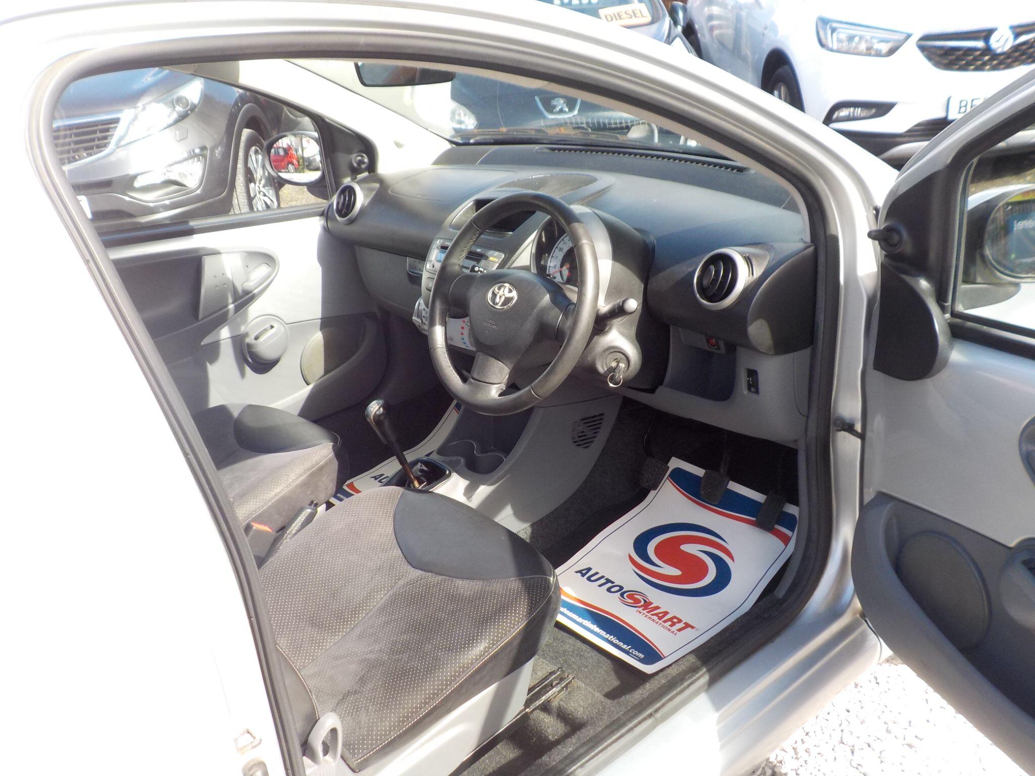 Toyota AYGO 1.0 VVT-i Ice Euro 5 3dr