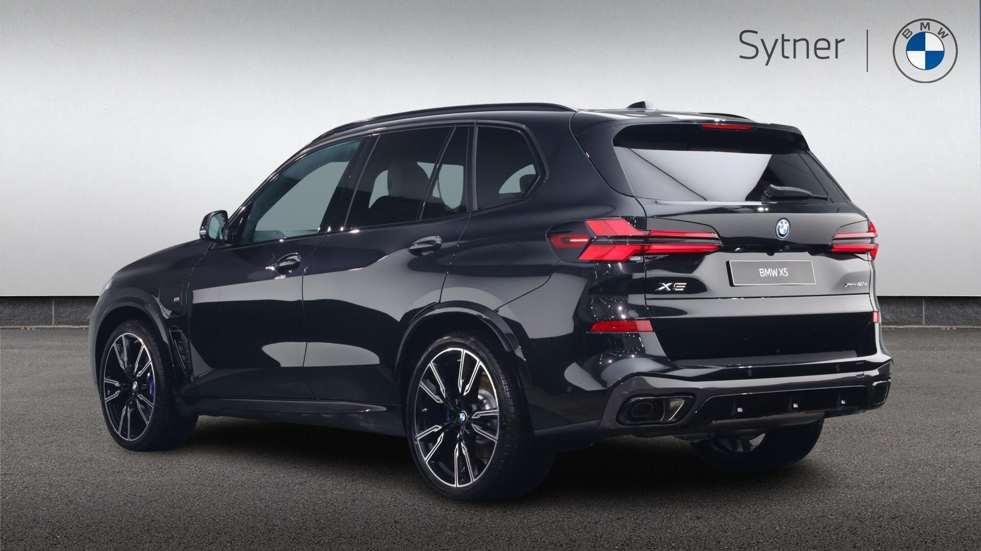 BMW X5 view 2