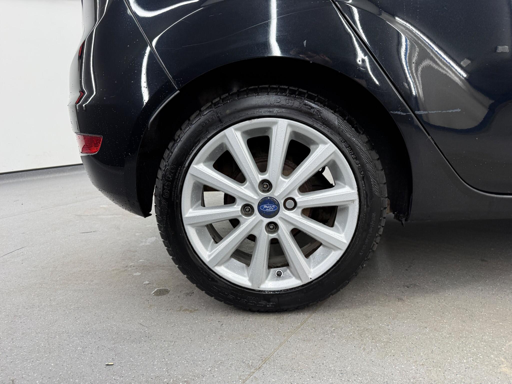 Ford Fiesta view 15
