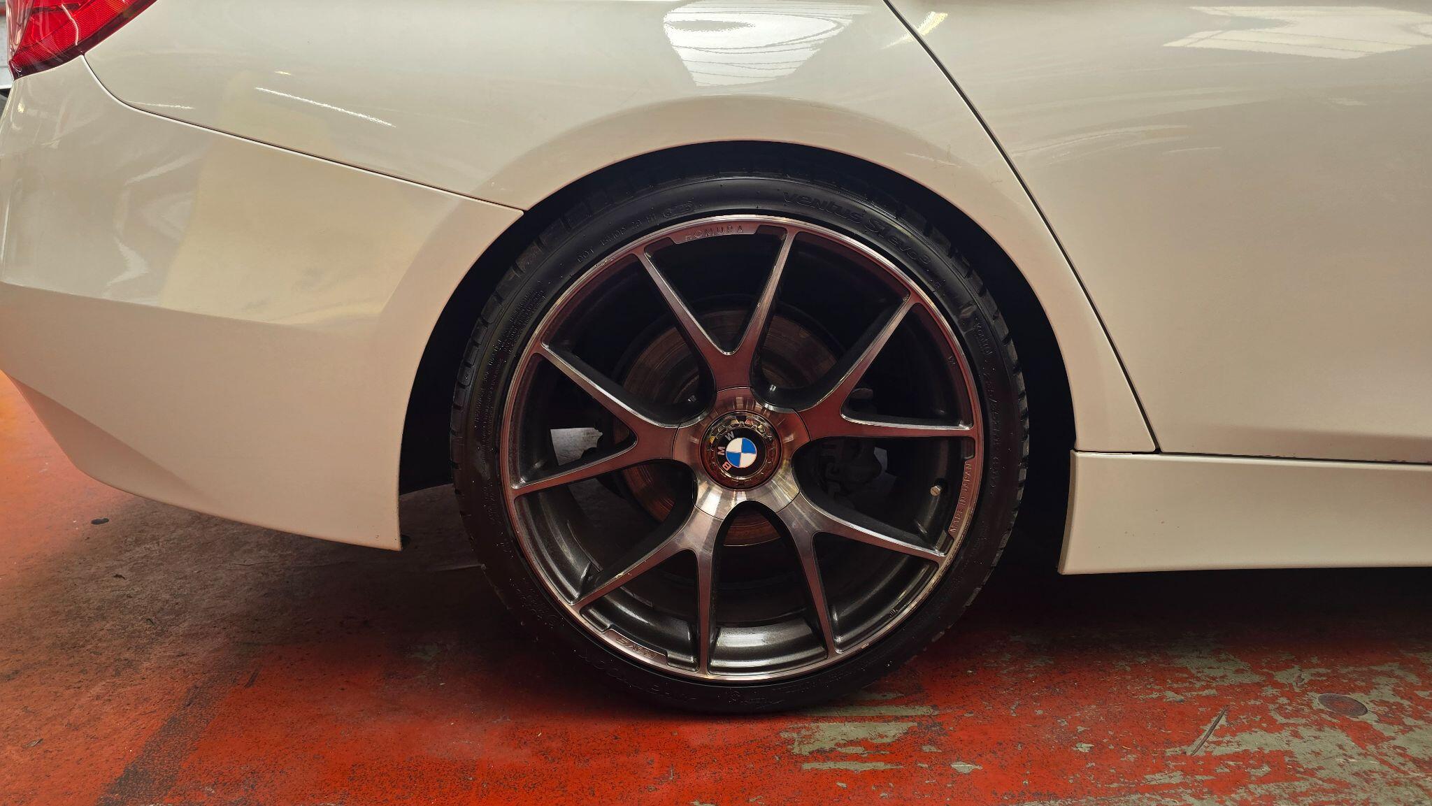 BMW 3 Series view 33