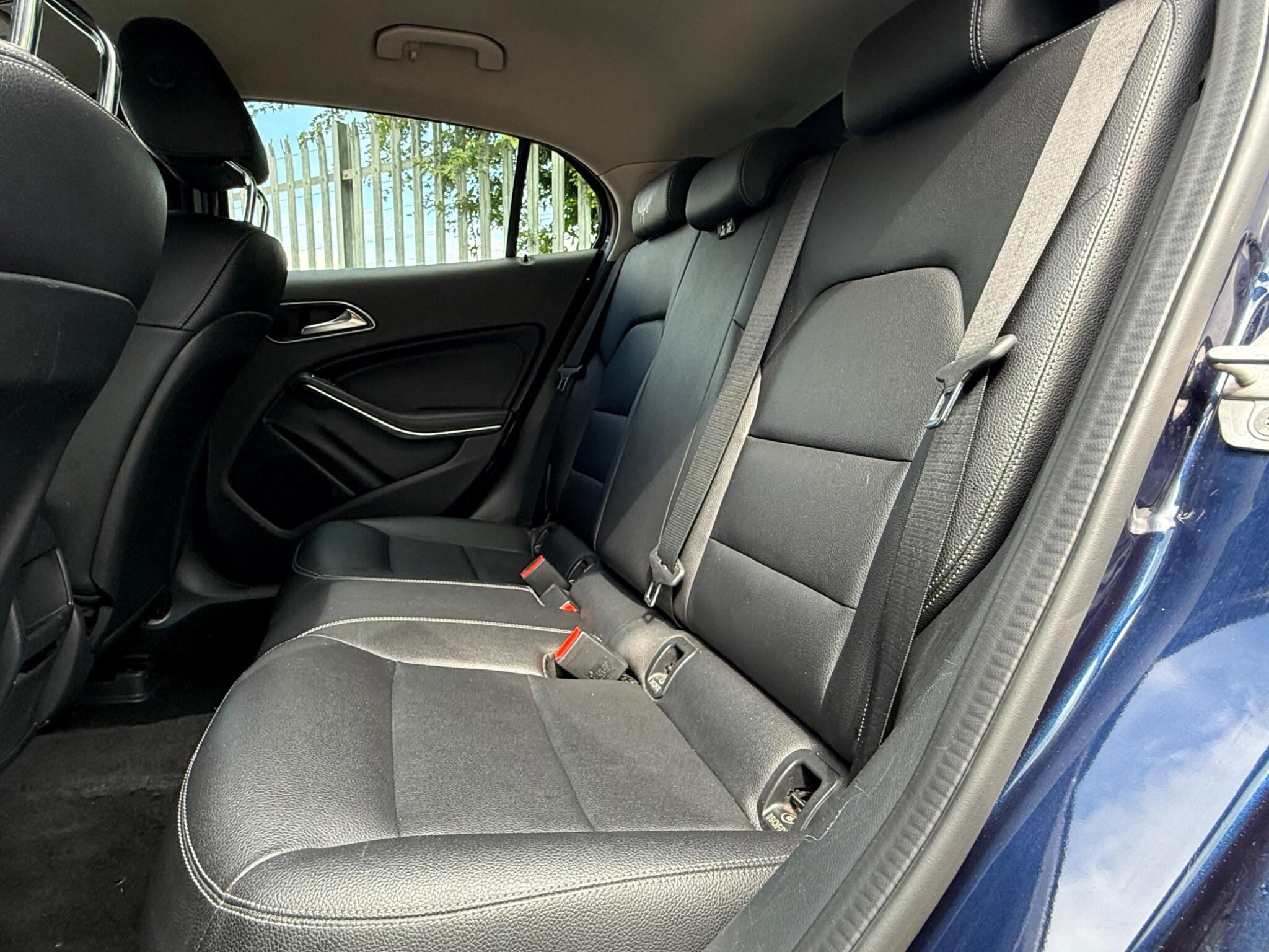 2017 Mercedes-Benz GLA image 25