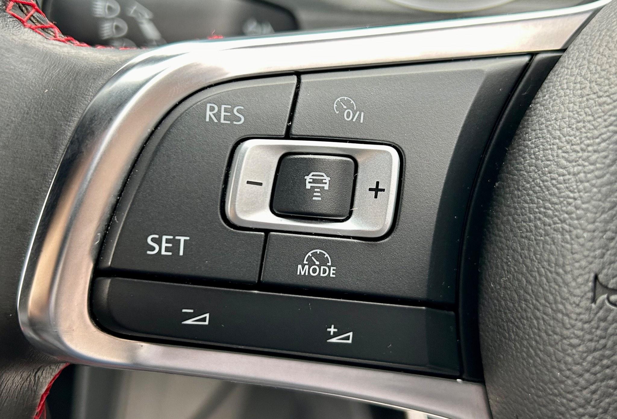 Volkswagen Golf view 34