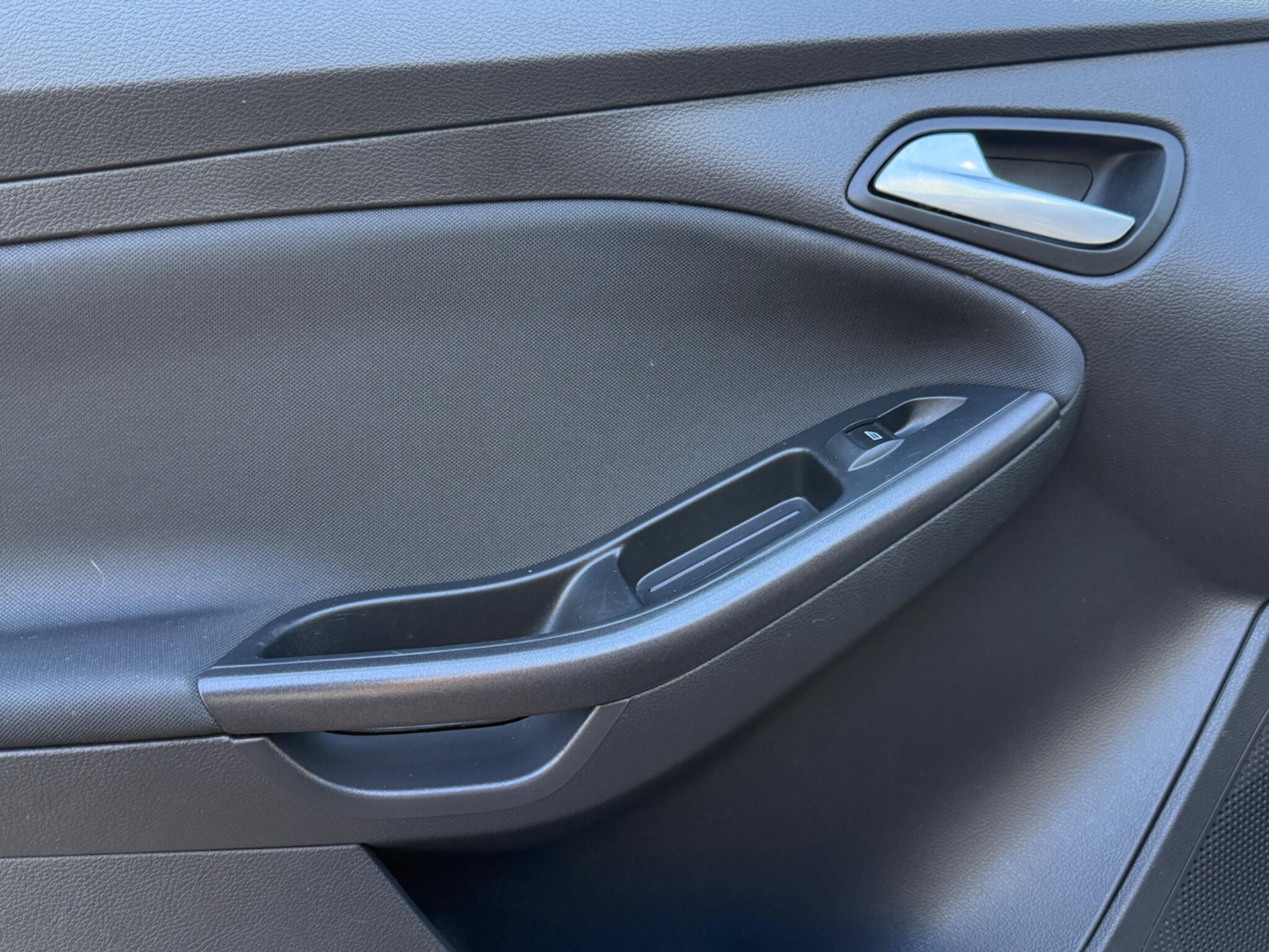 2018 Ford Focus image 31