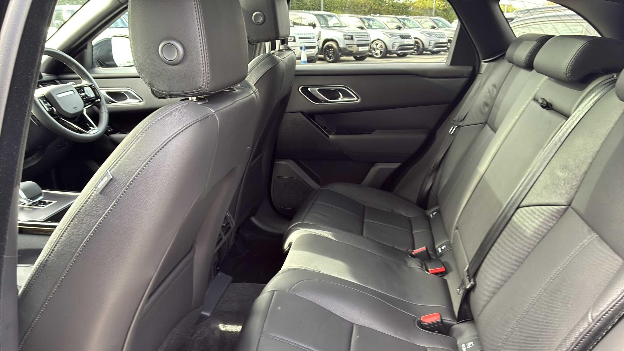Land Rover Range Rover Velar view 4
