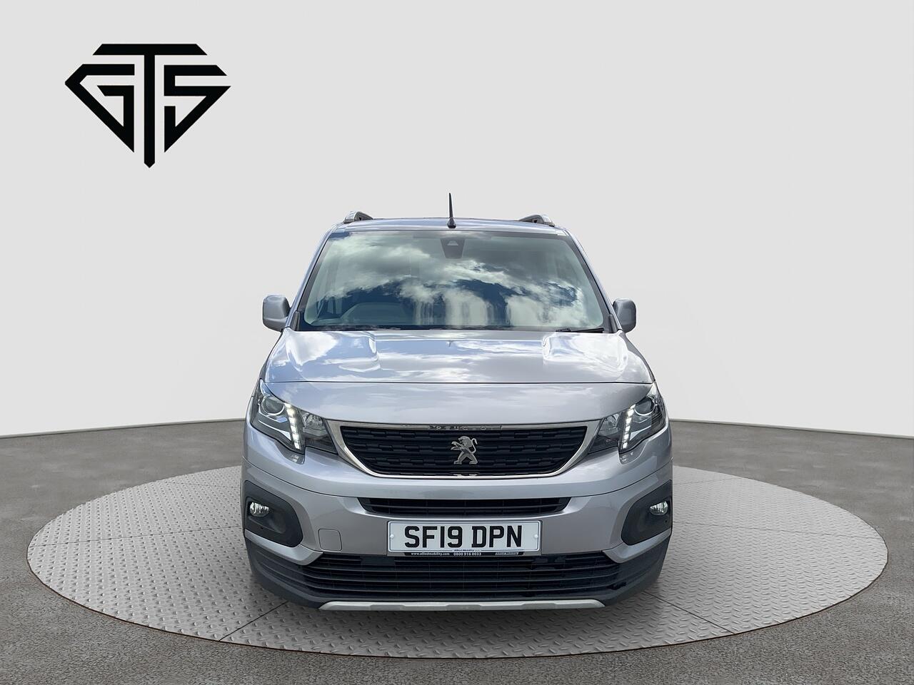 Peugeot Rifter view 8