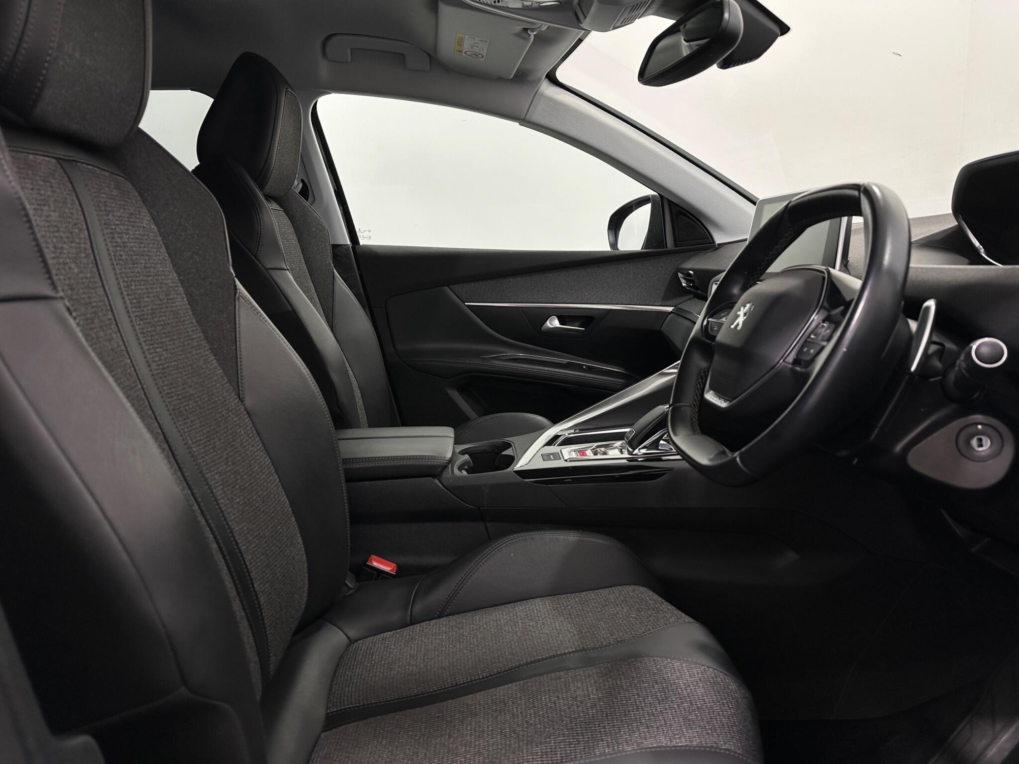Peugeot 5008 view 30