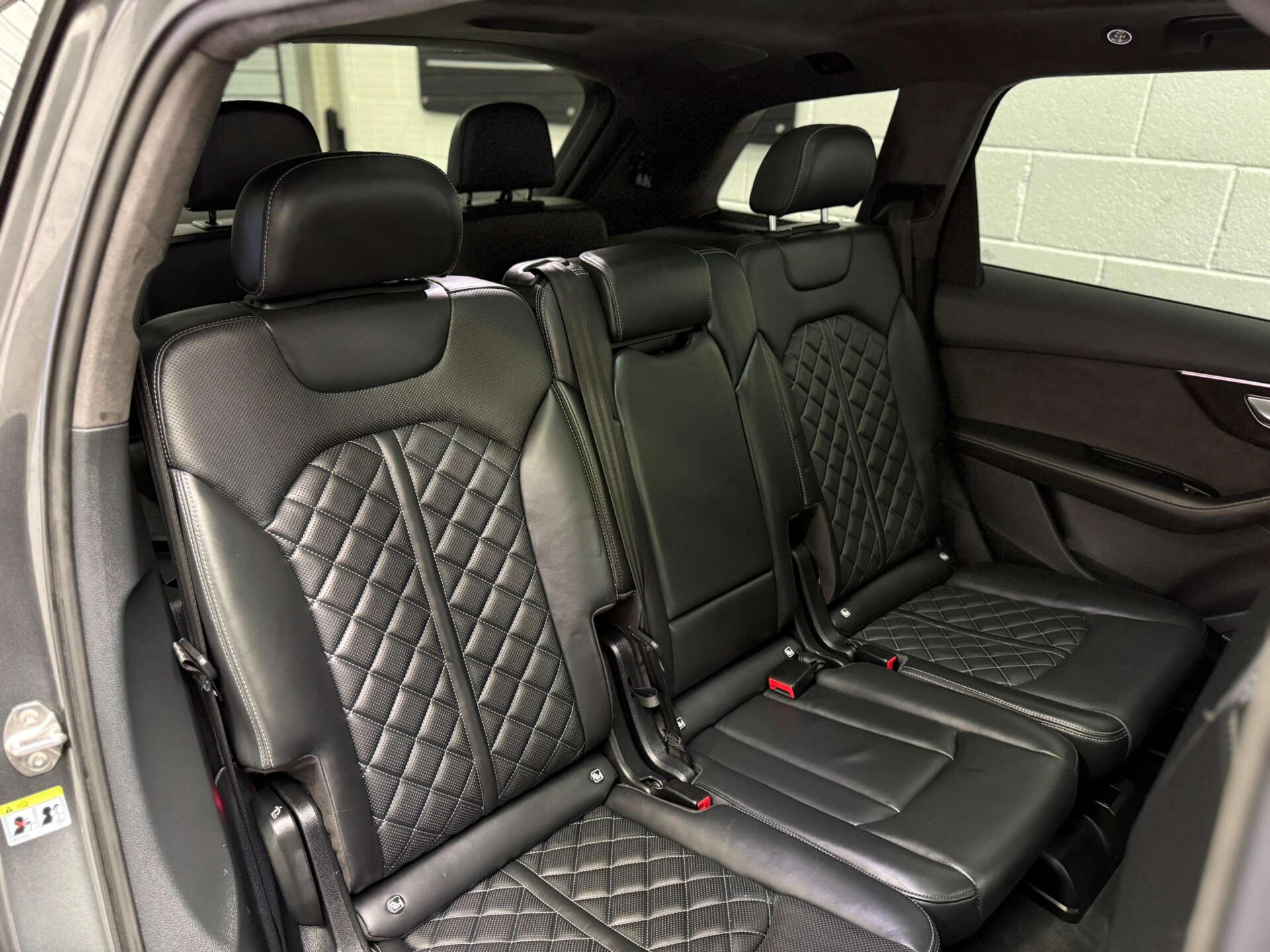 Audi SQ7 view 22