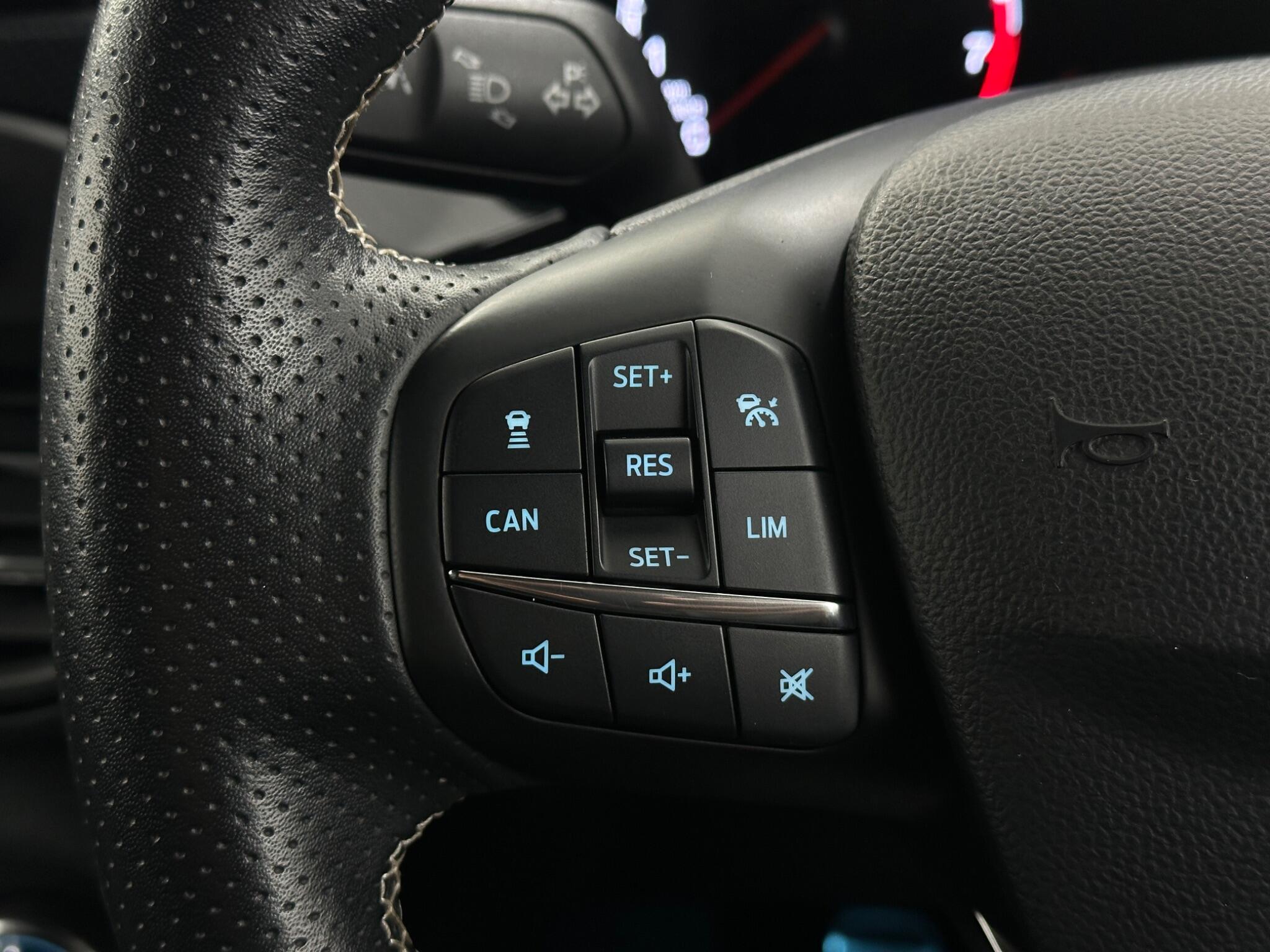 Ford Focus view 15