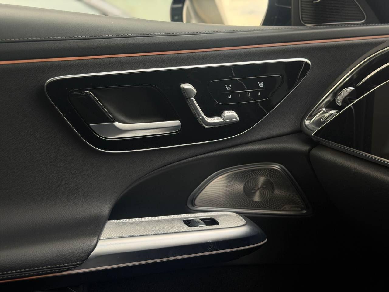 Mercedes-Benz E-Class view 40