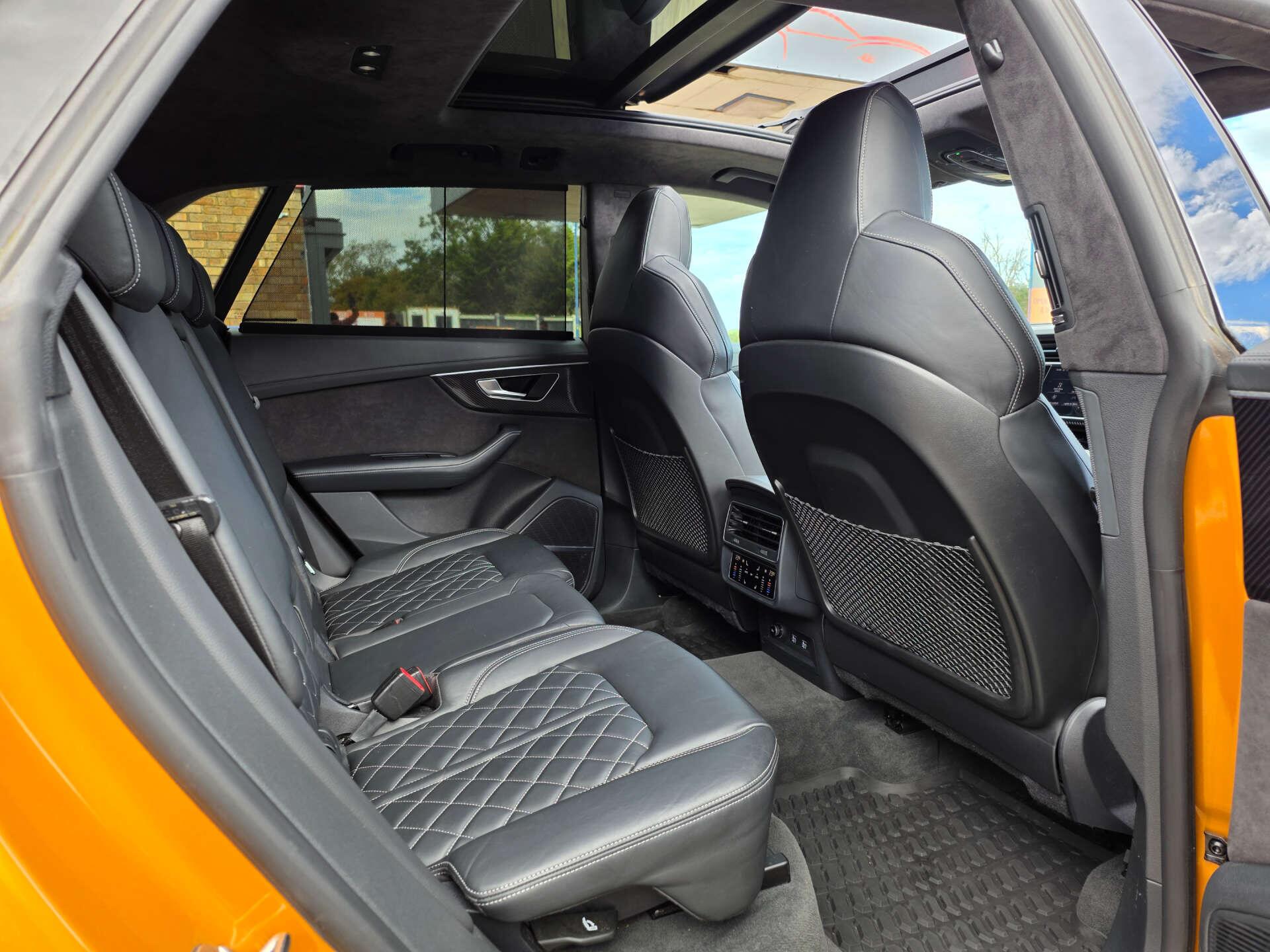 Audi Q8 view 28