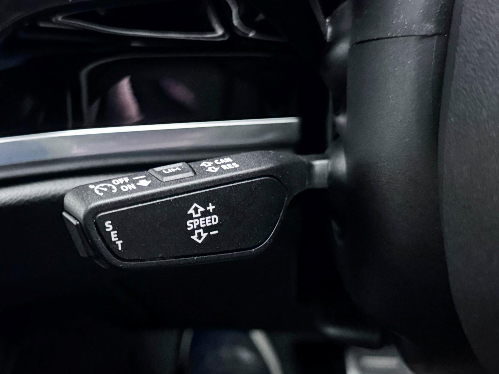Audi RS Q3 view 17