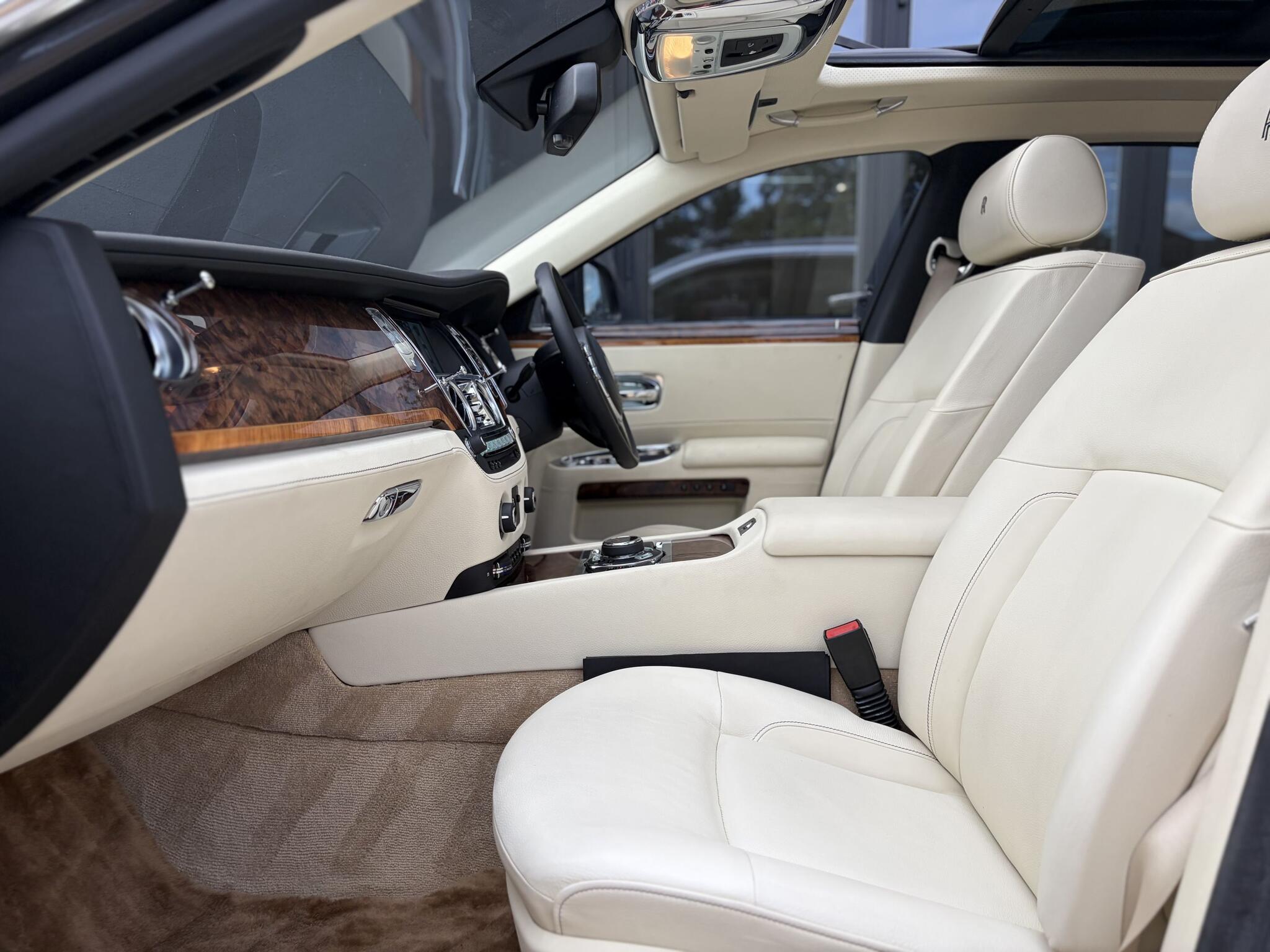 Rolls-Royce Ghost view 20