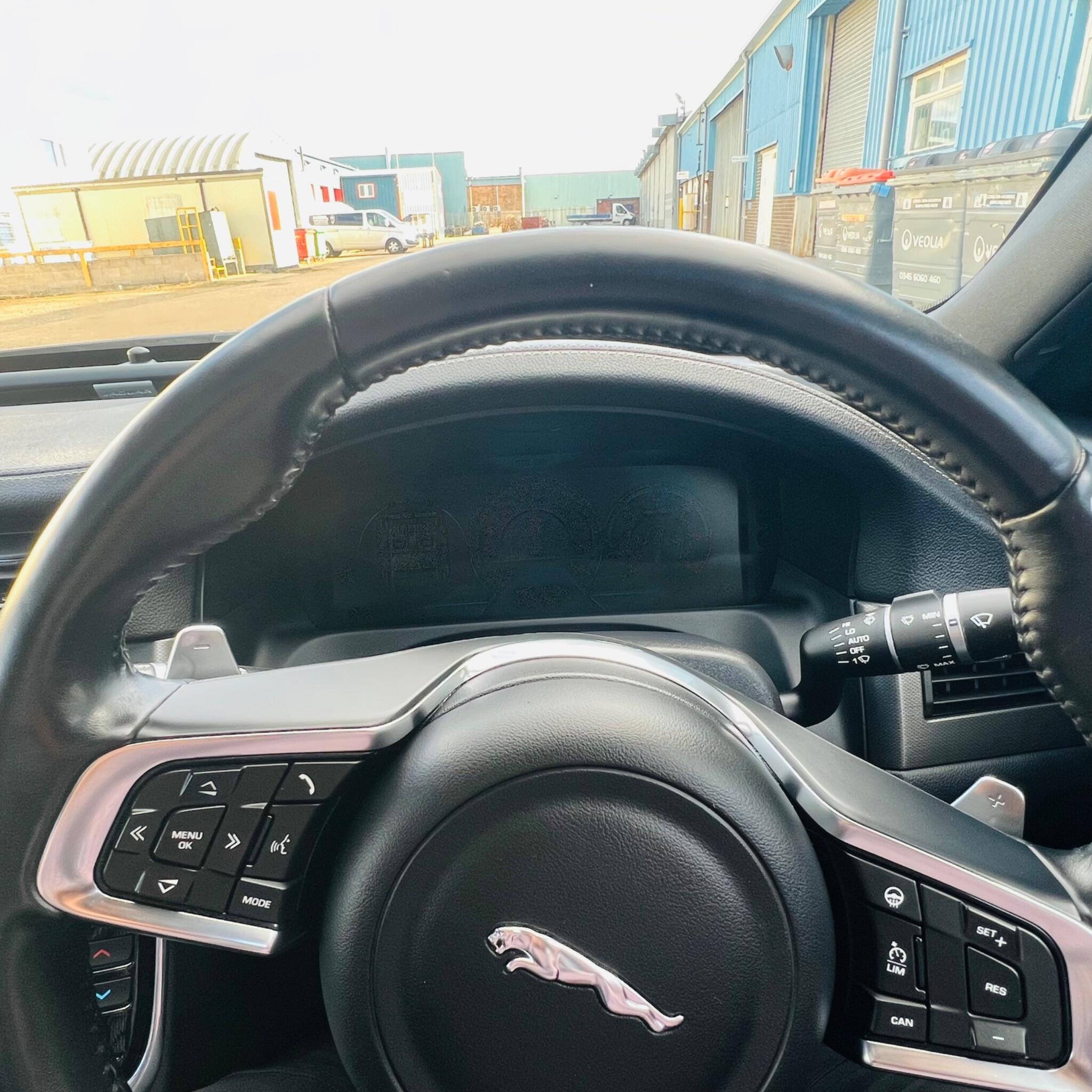 Jaguar XF view 12