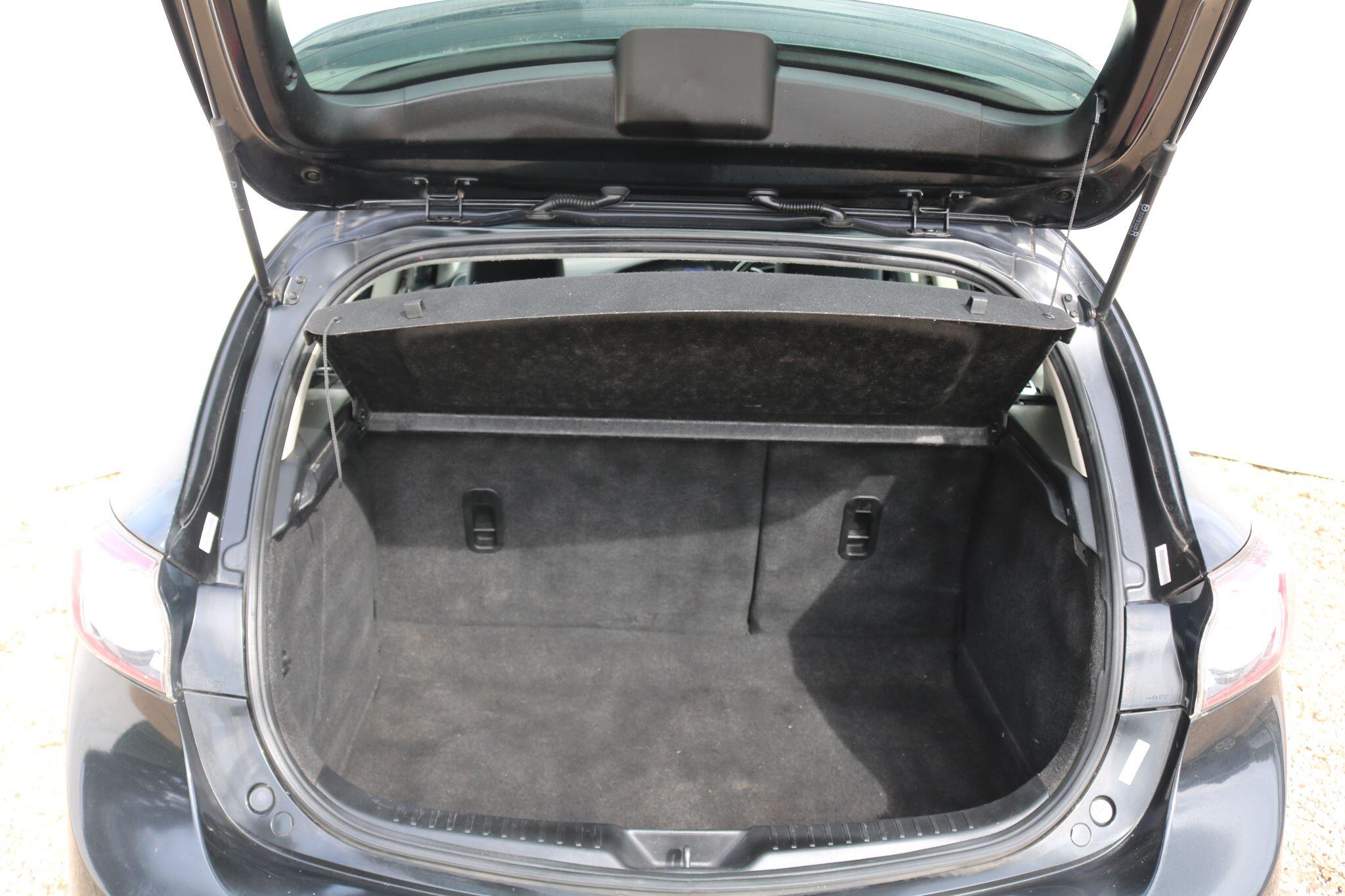 Mazda Mazda3 view 21