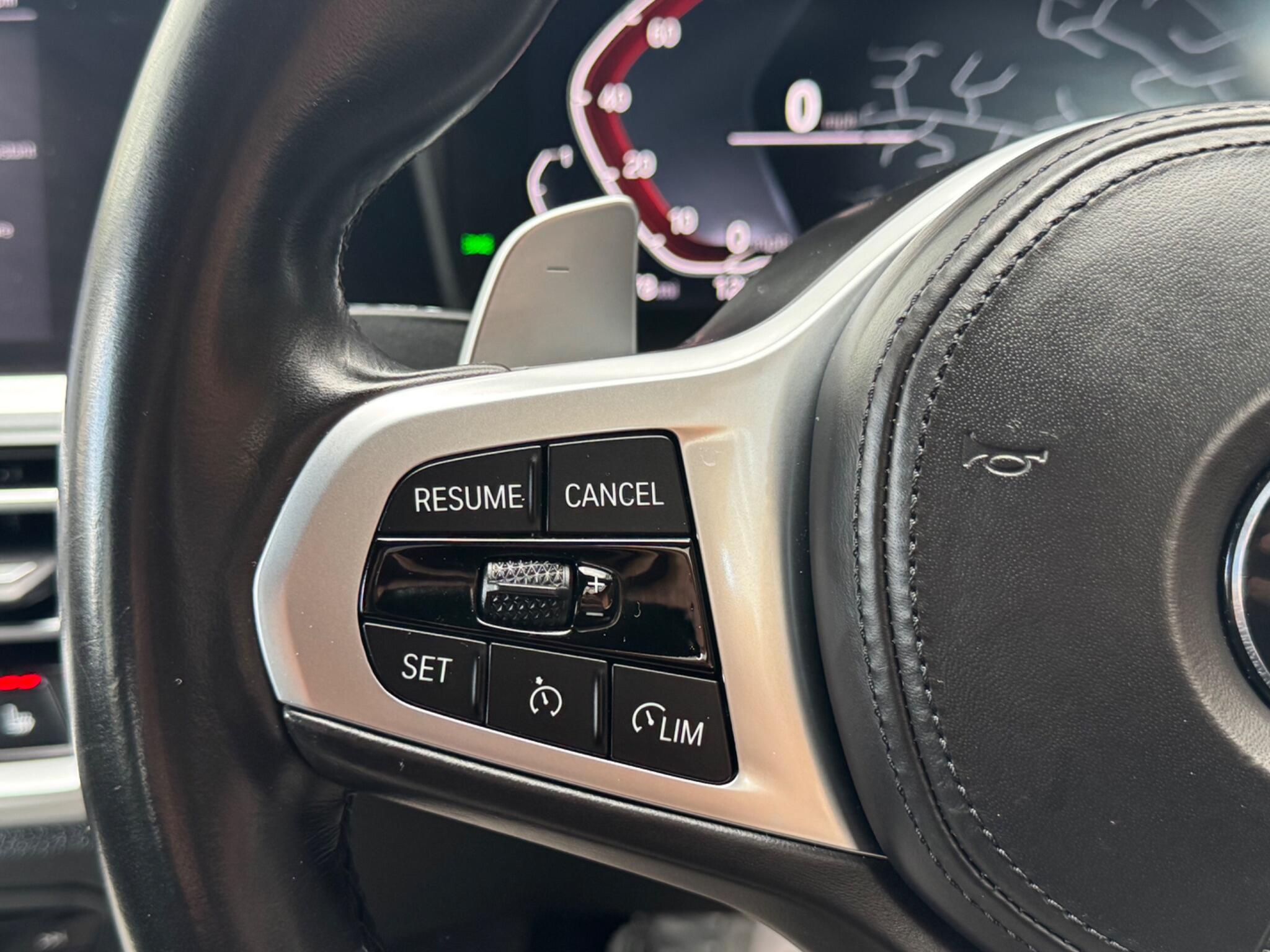 BMW 3 Series view 16