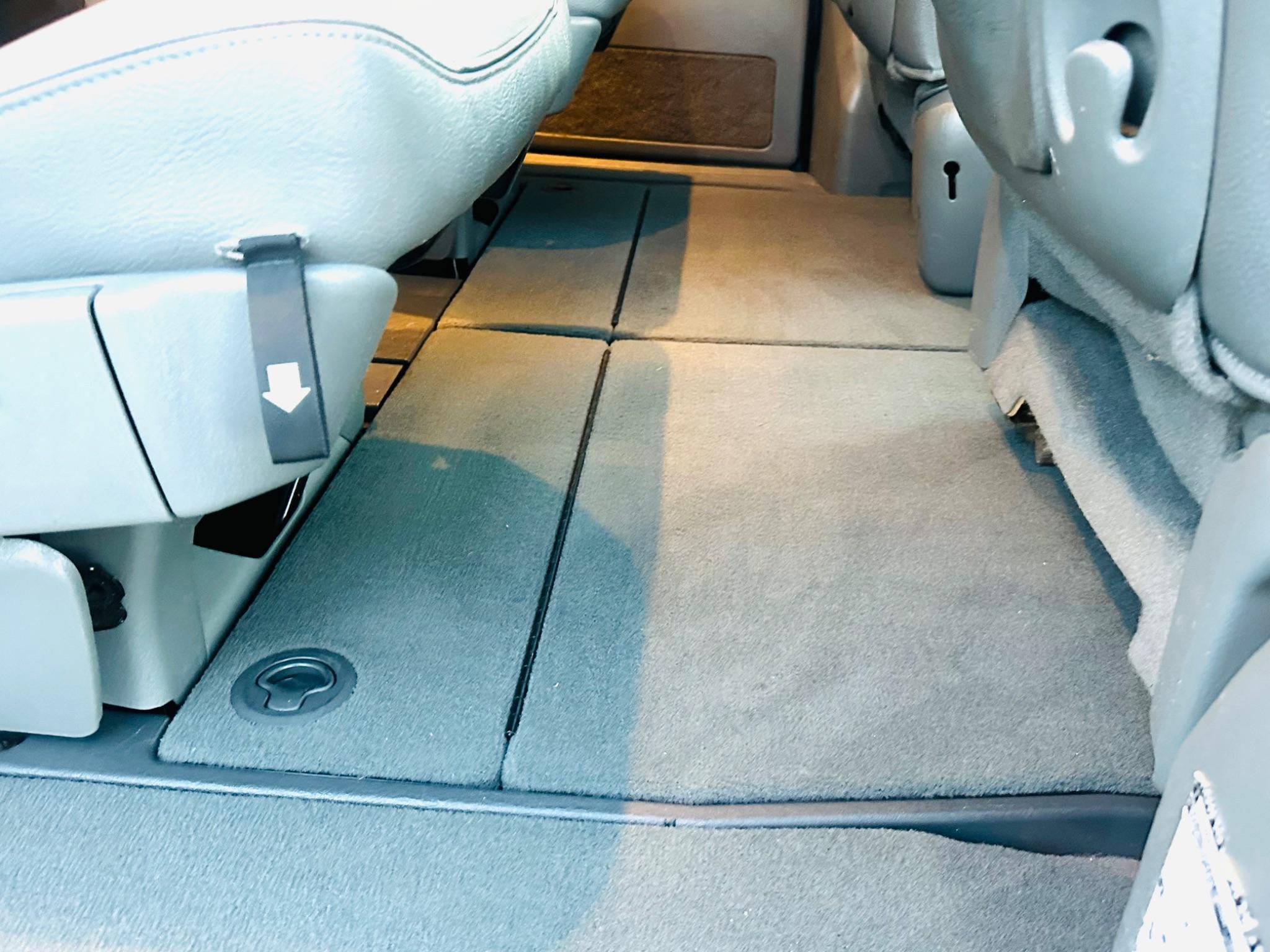 Chrysler Grand Voyager view 30