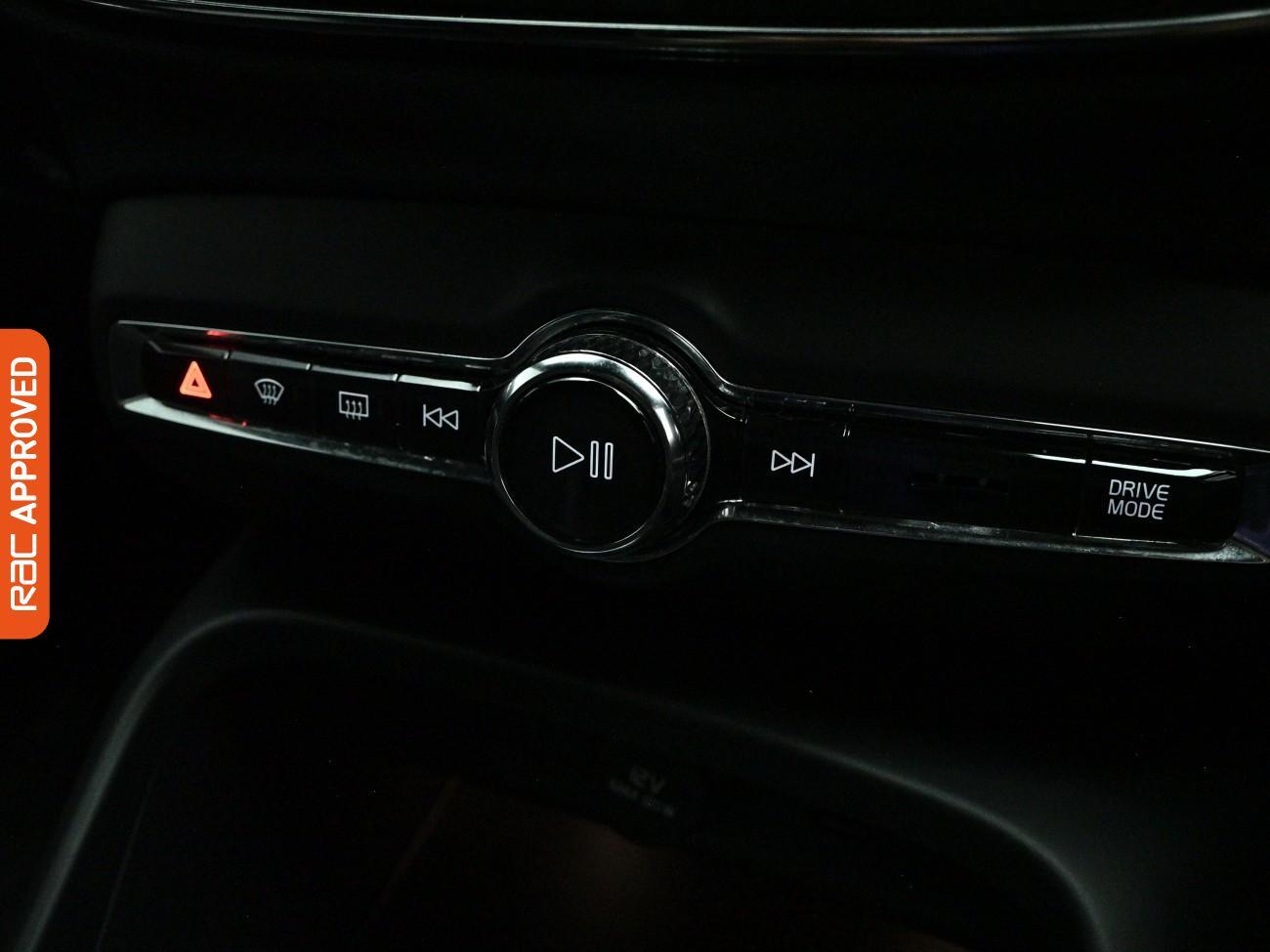 Volvo XC40 view 19