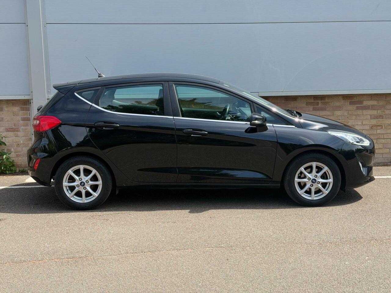Ford Fiesta view 27