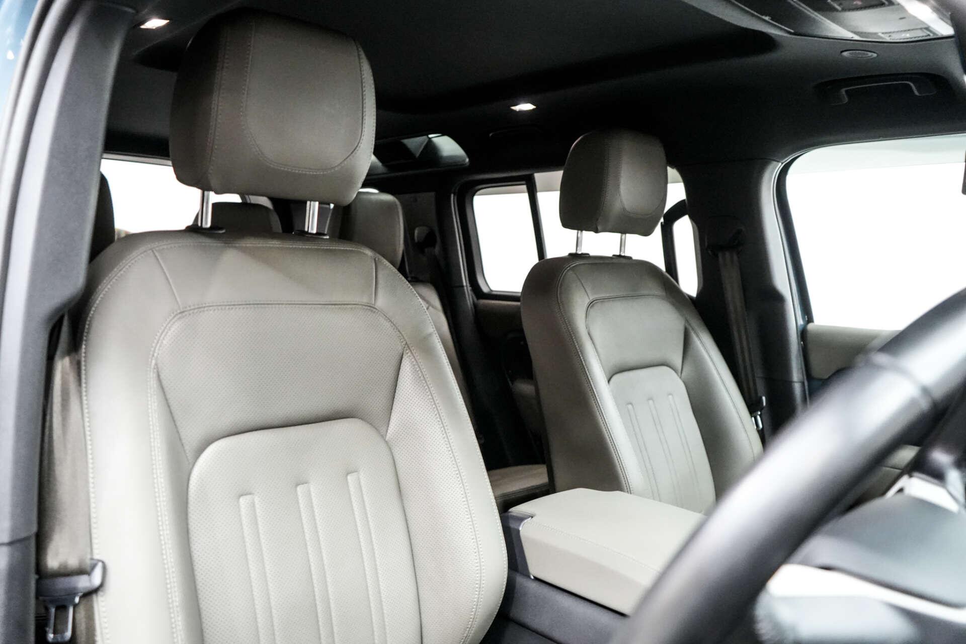 Land Rover Defender view 15