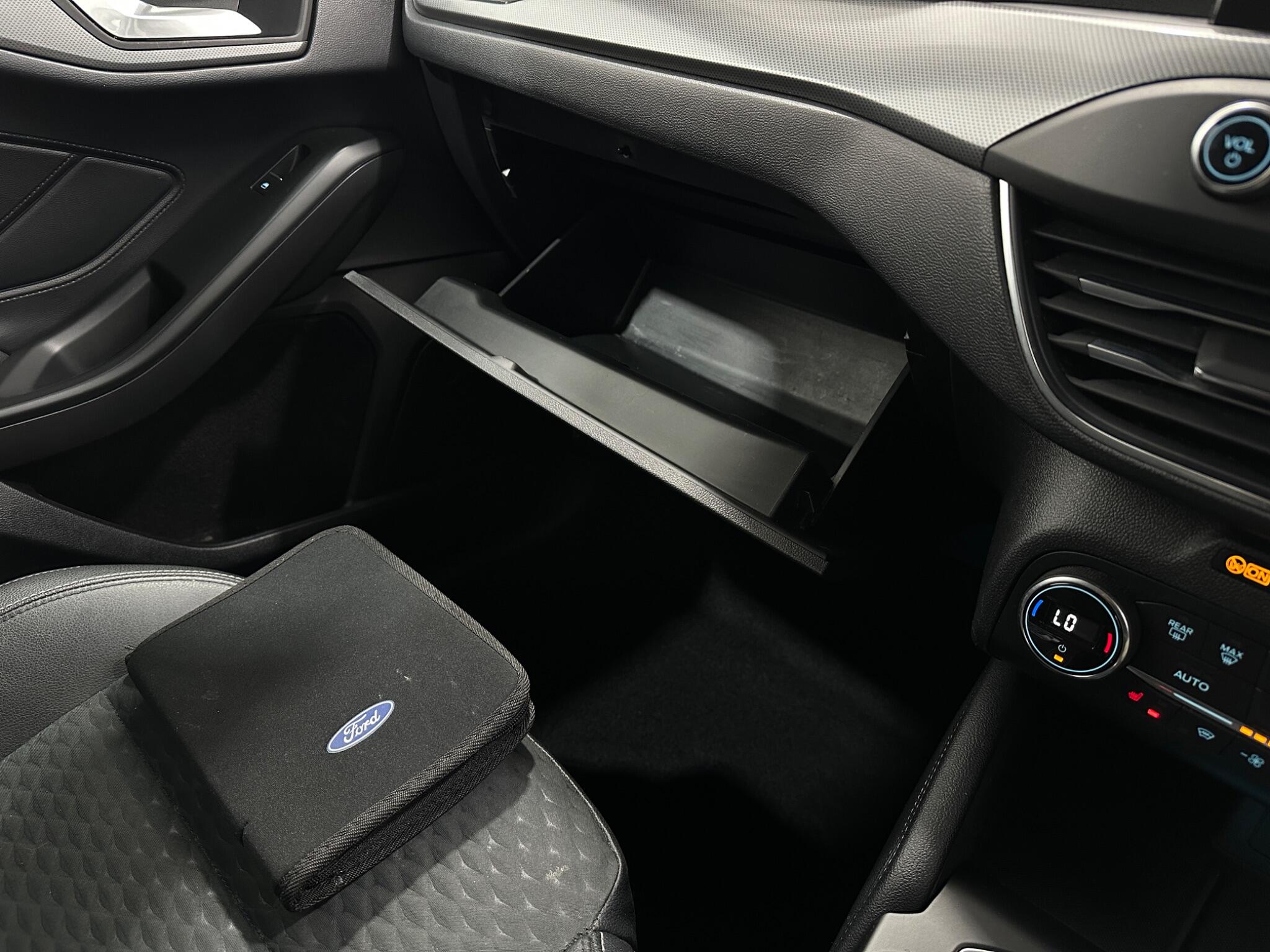 Ford Focus view 27