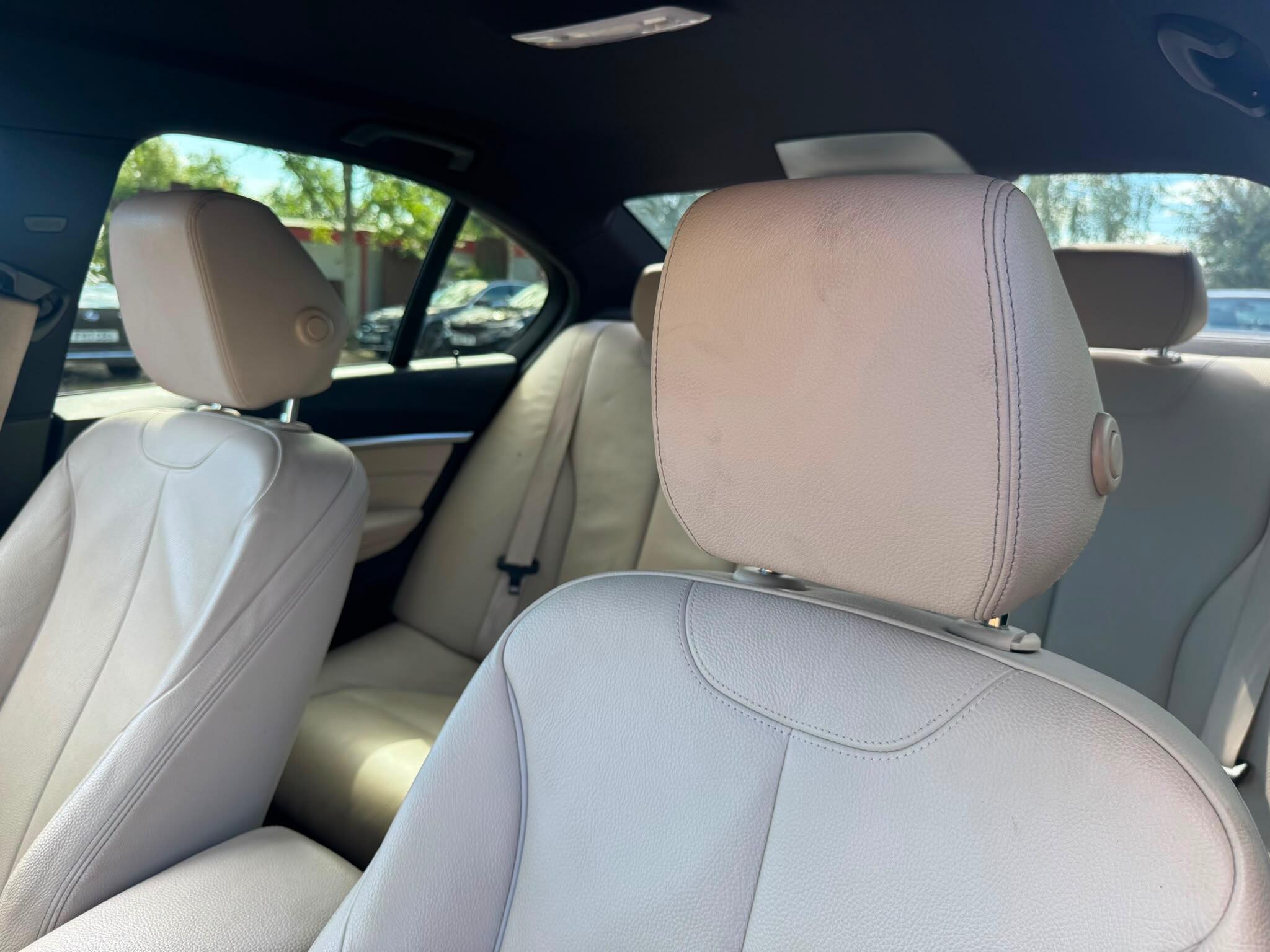 BMW 3 Series view 30