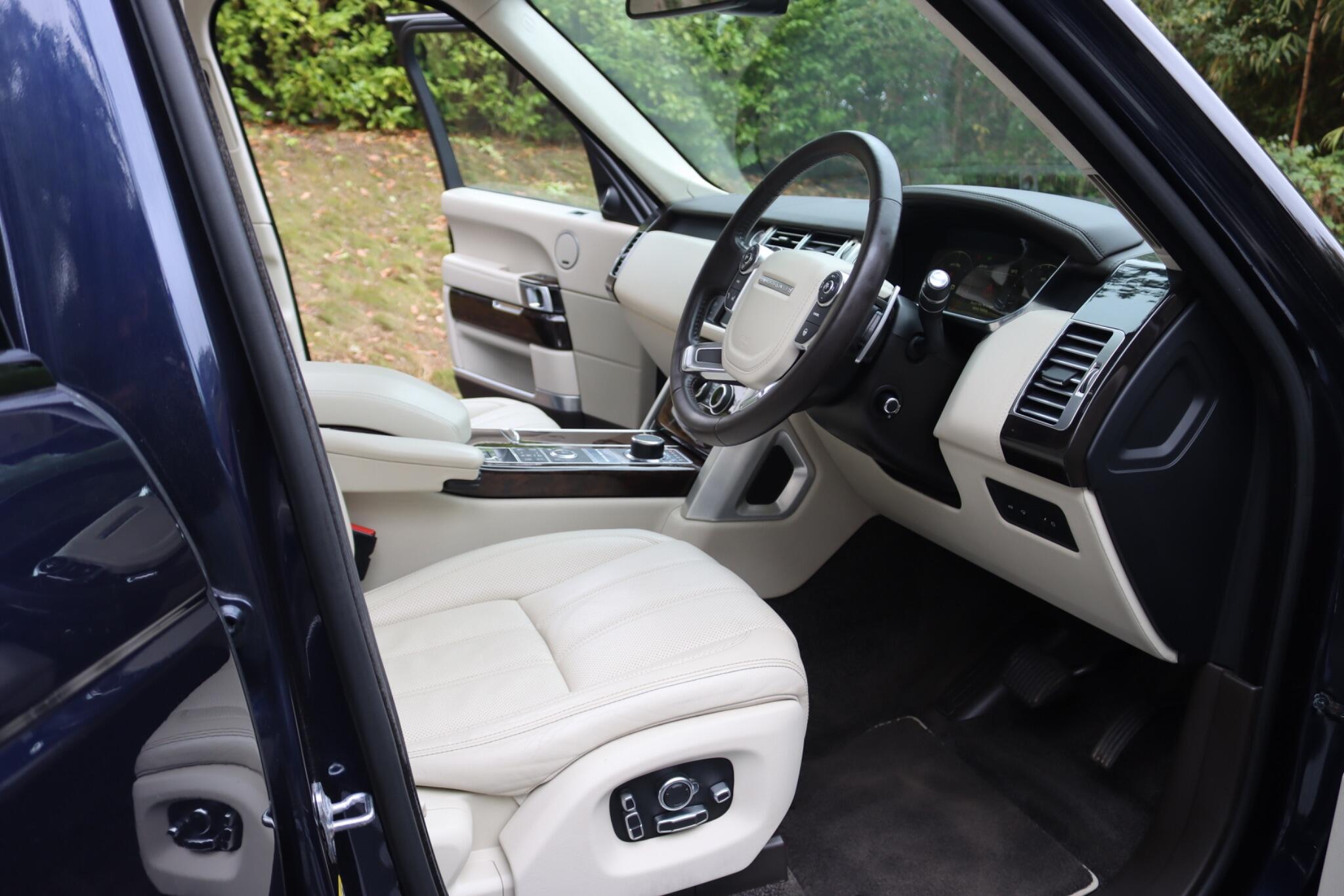 Land Rover Range Rover view 7