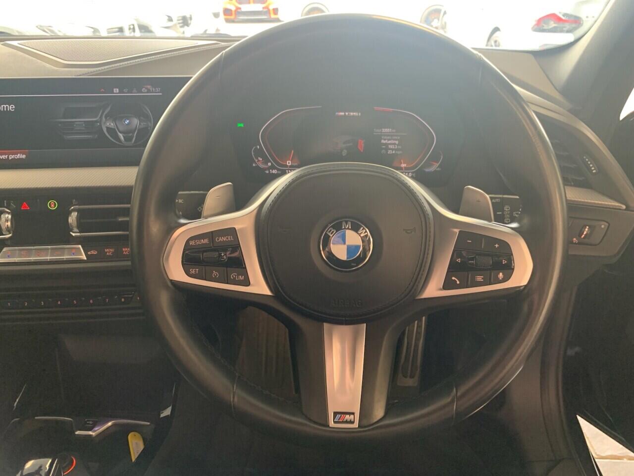 BMW 1 Series view 38