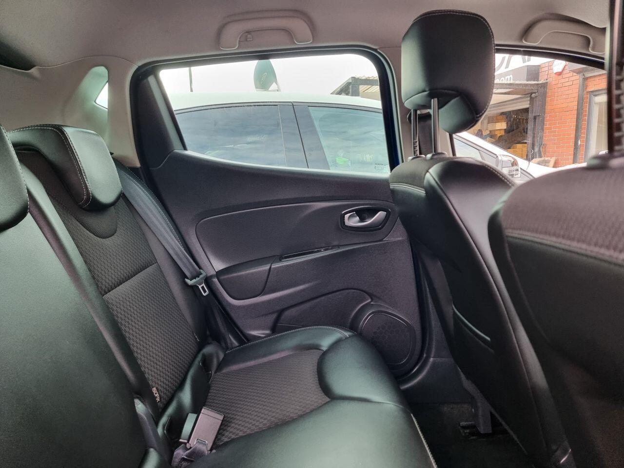 Renault Clio view 23