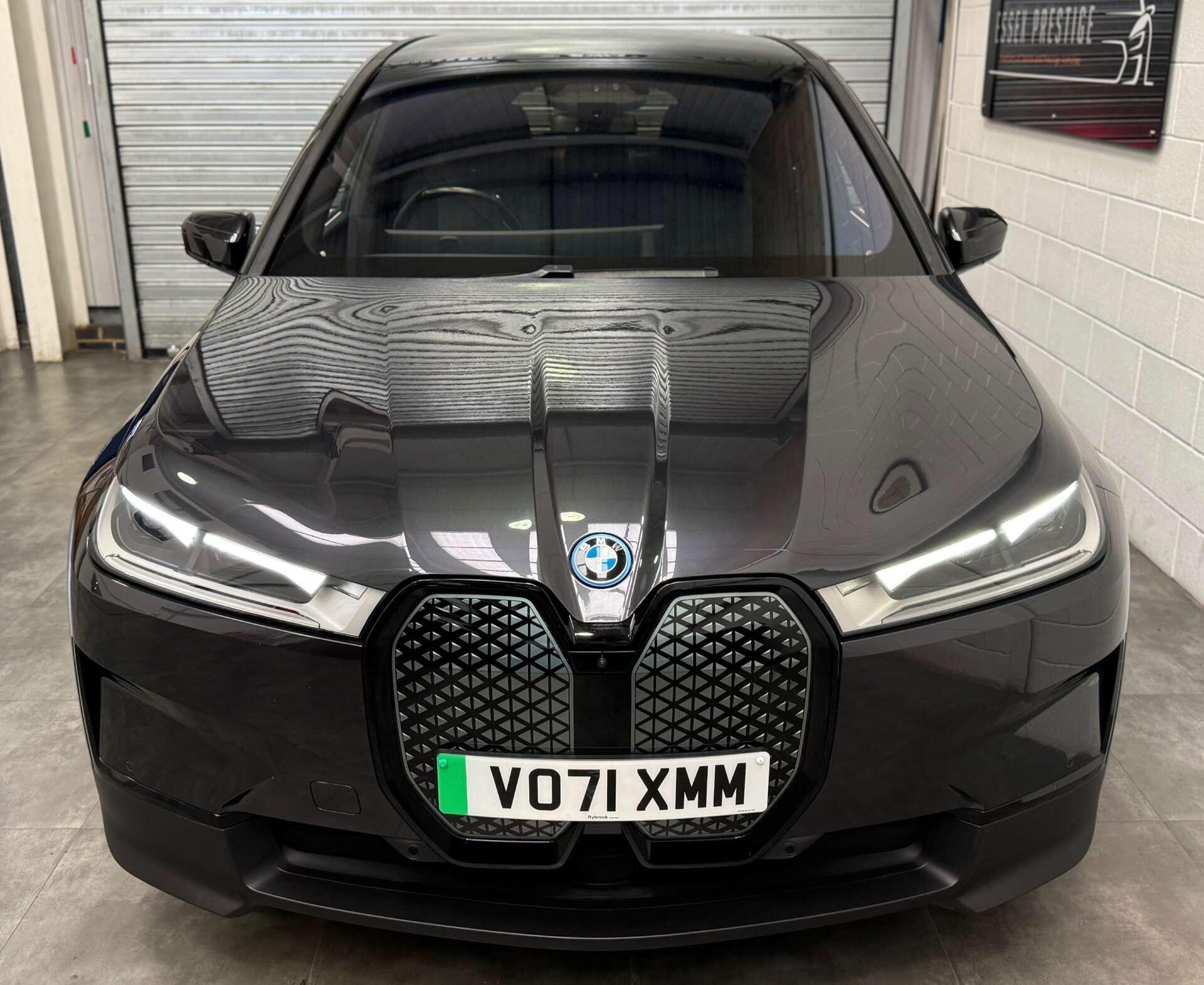 BMW Ix view 2