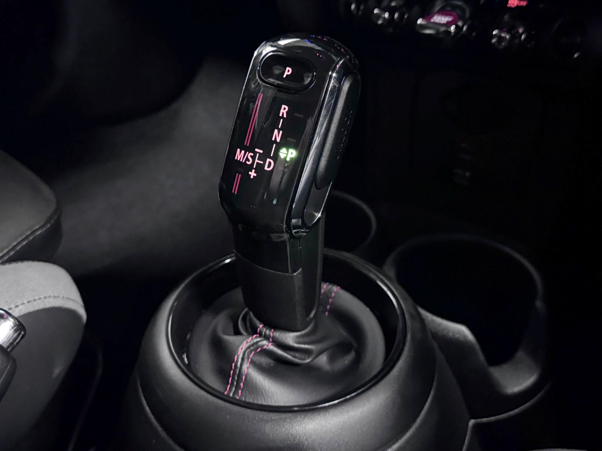 Mini Hatch view 40