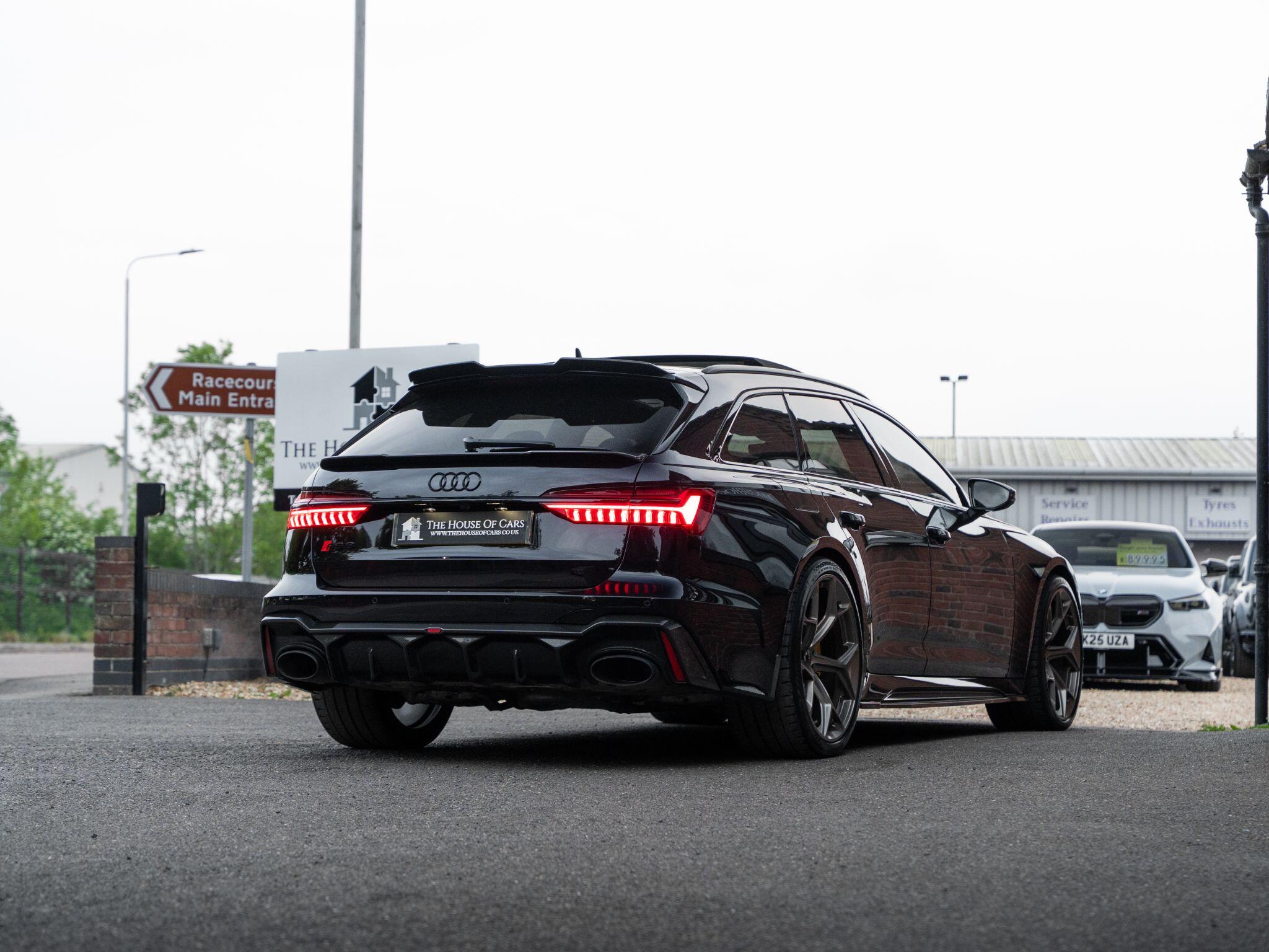 Audi RS6 Avant view 18