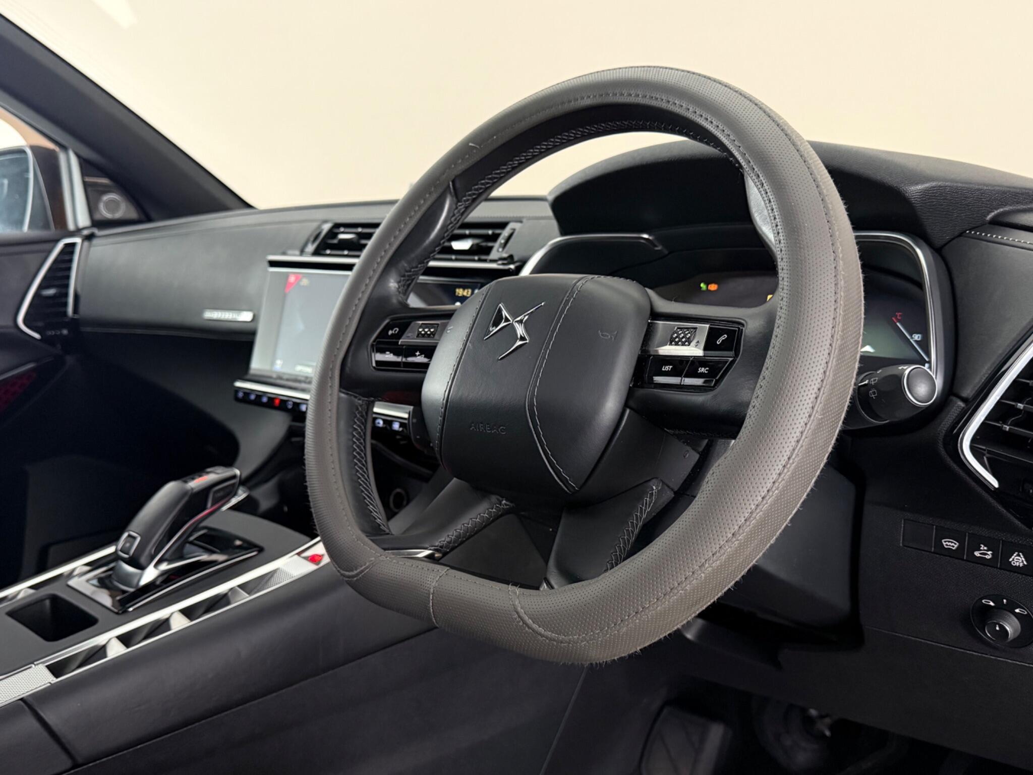 DS Automobiles DS 7 Crossback view 3