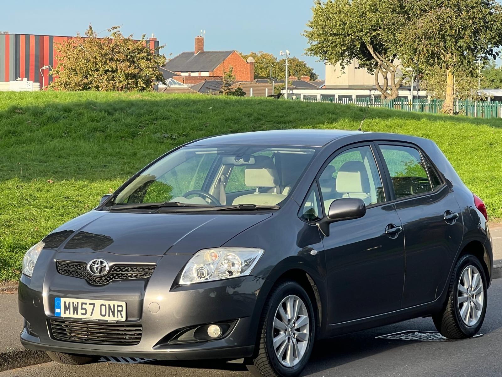 Toyota Auris view 4