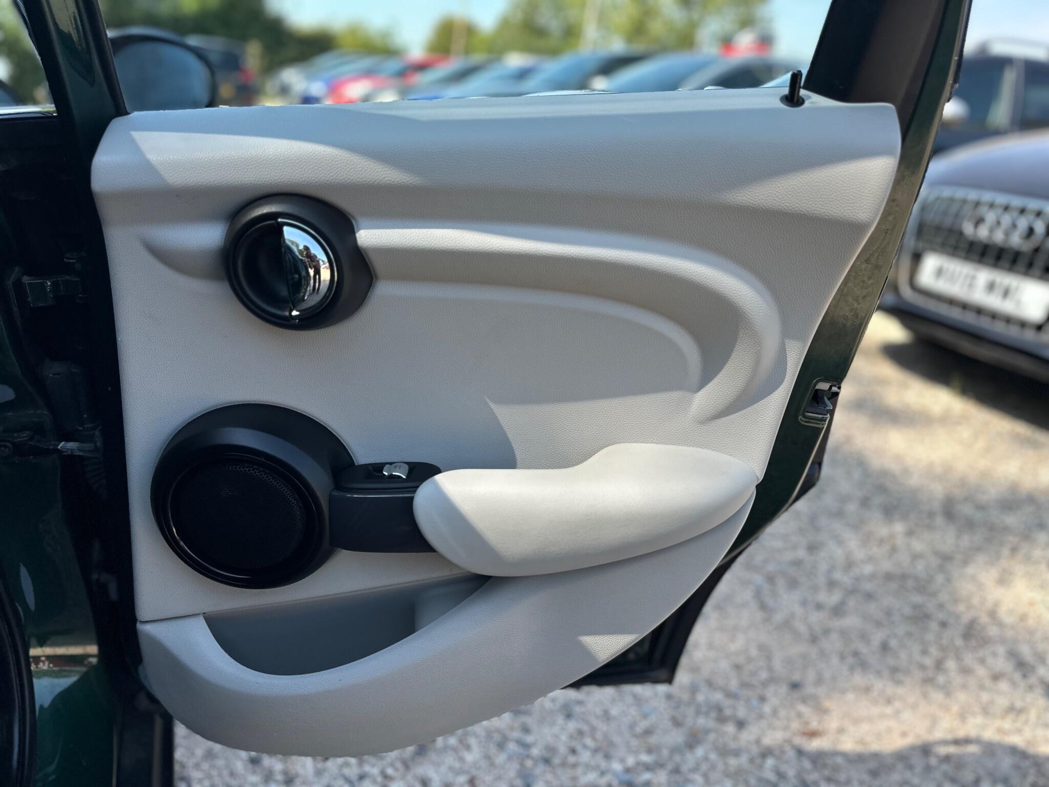 MINI Hatch view 58