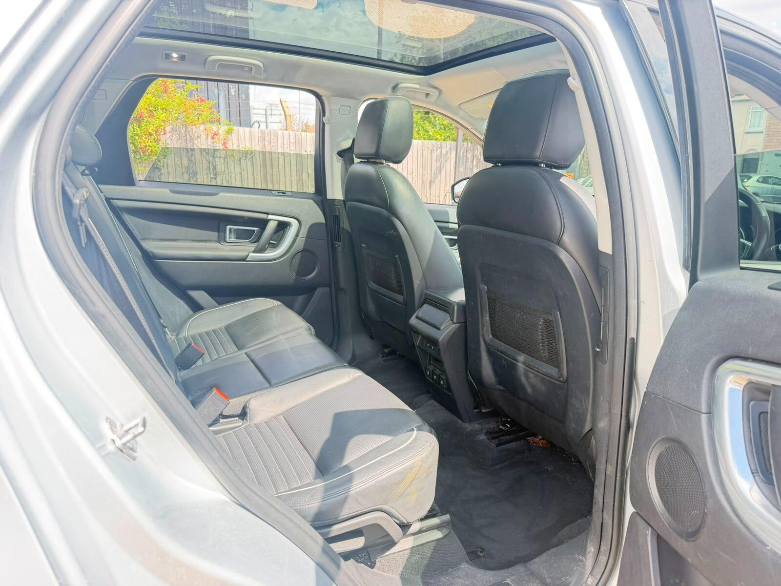 Land Rover Discovery Sport view 16