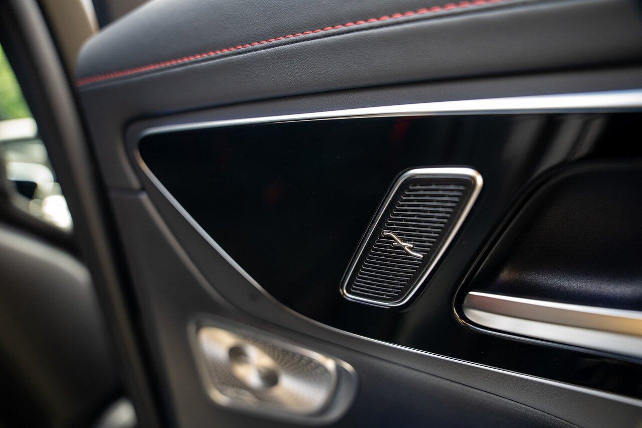 Mercedes-Benz GLC view 61